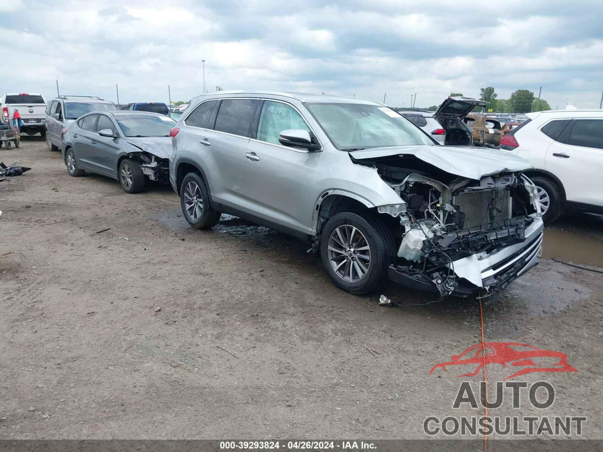 TOYOTA HIGHLANDER 2019 - 5TDKZRFH4KS558949