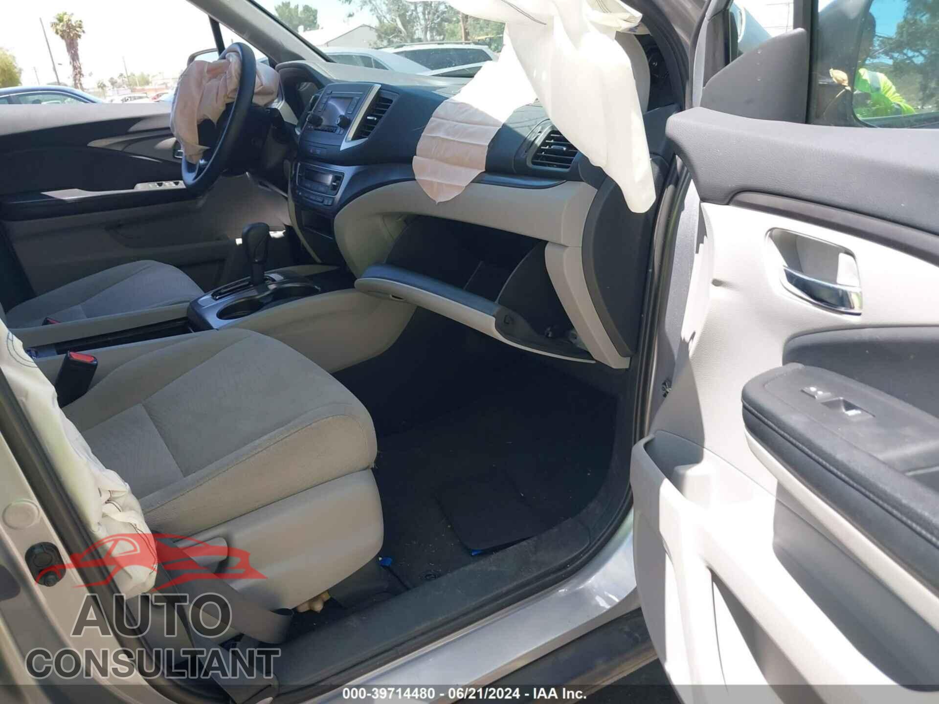 HONDA PILOT 2017 - 5FNYF5H11HB011825