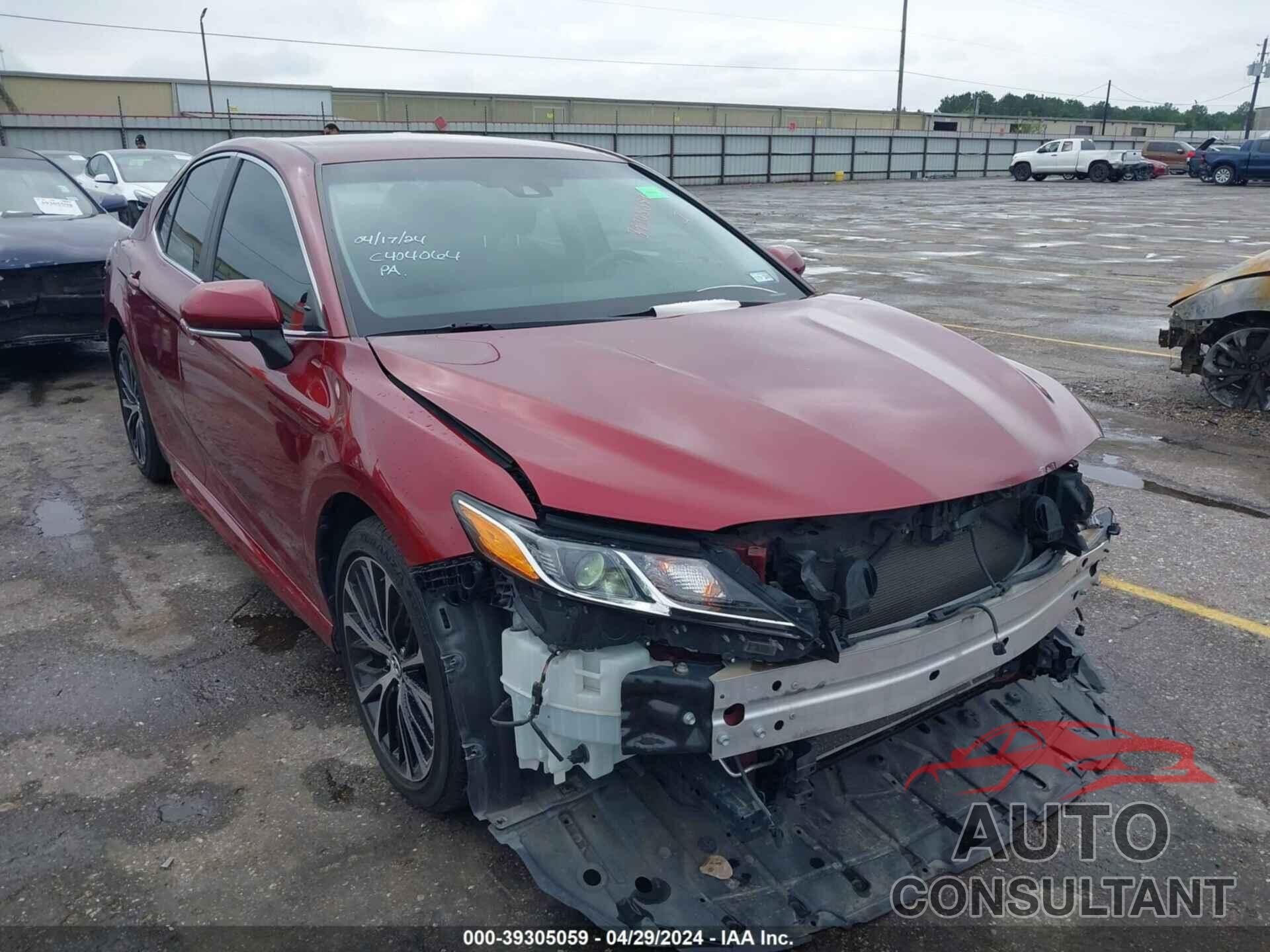 TOYOTA CAMRY 2018 - 4T1B11HK7JU566941