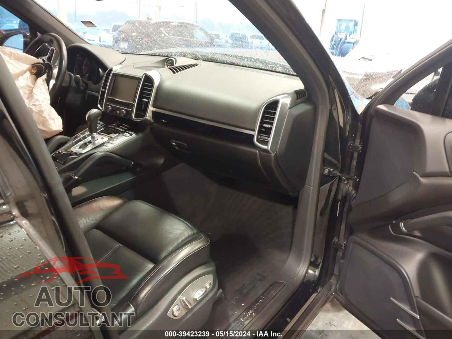 PORSCHE CAYENNE 2016 - WP1AA2A26GKA08789