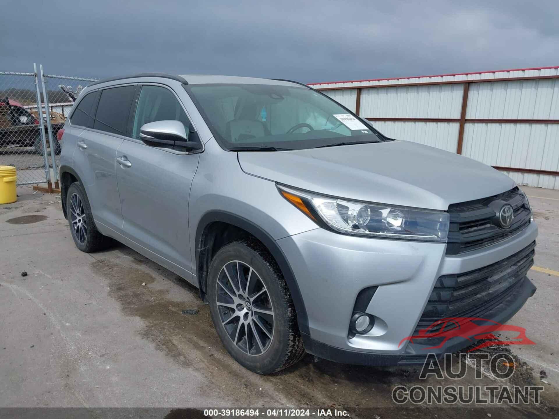 TOYOTA HIGHLANDER 2018 - 5TDJZRFH4JS817031