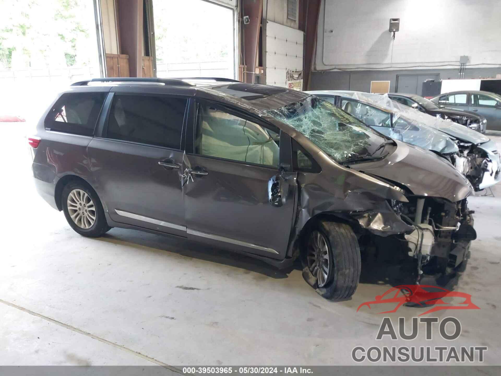 TOYOTA SIENNA 2017 - 5TDYZ3DC6HS890527