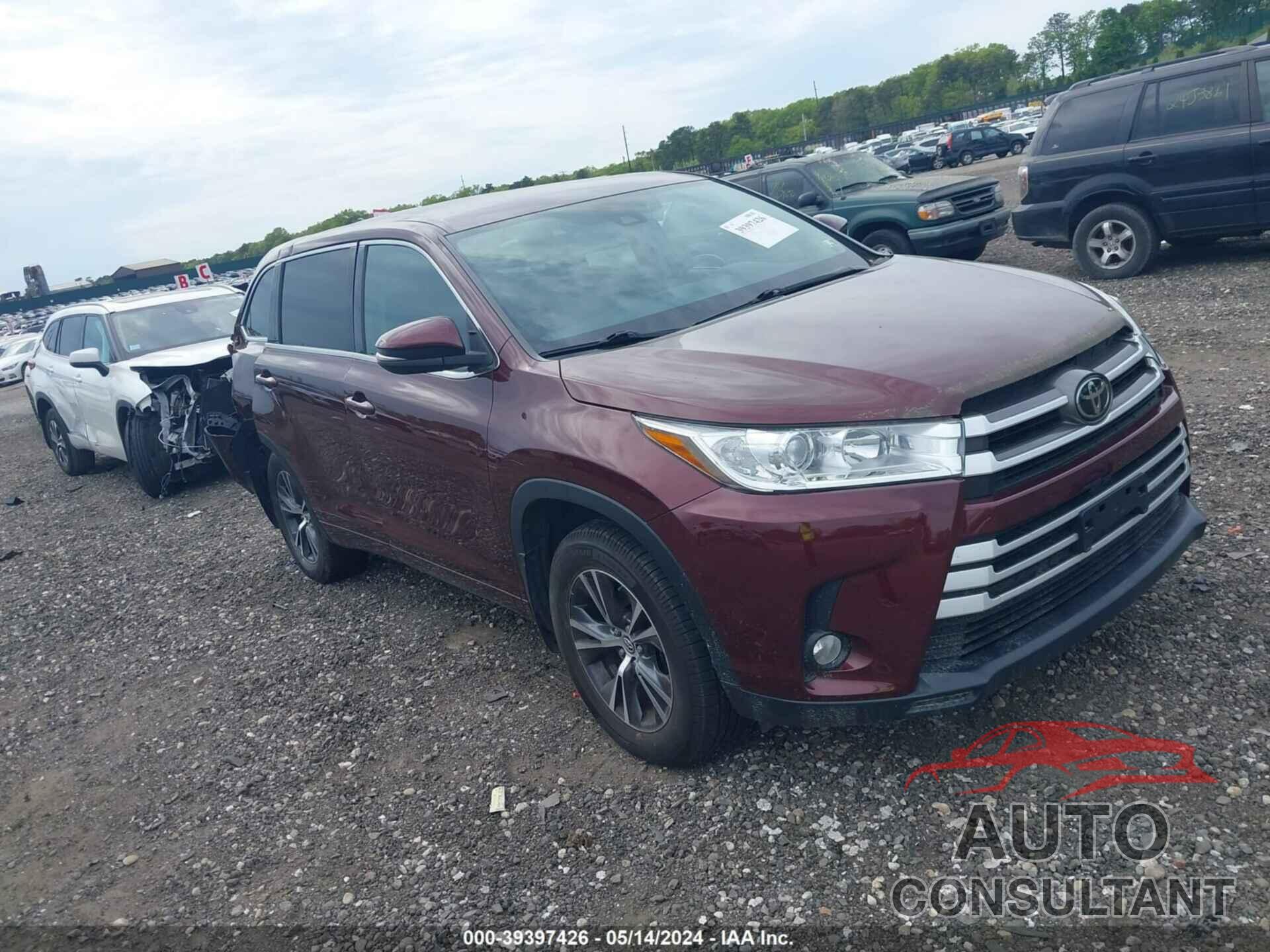 TOYOTA HIGHLANDER 2018 - 5TDBZRFH3JS810740