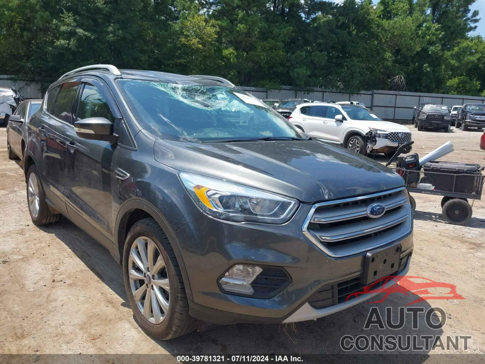 FORD ESCAPE 2017 - 1FMCU0J93HUB42860