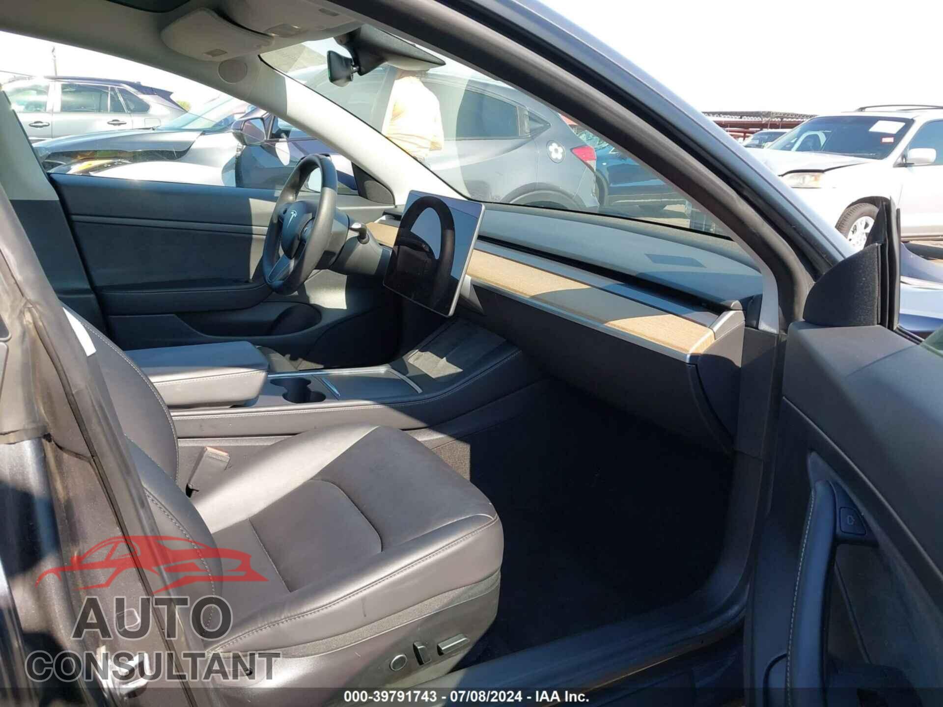 TESLA MODEL 3 2021 - 5YJ3E1EA6MF939361