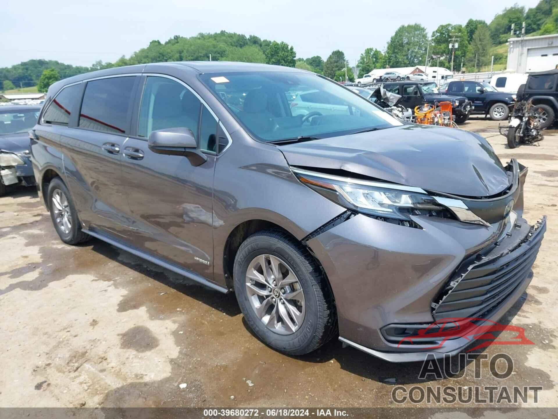 TOYOTA SIENNA 2021 - 5TDKRKEC7MS020052