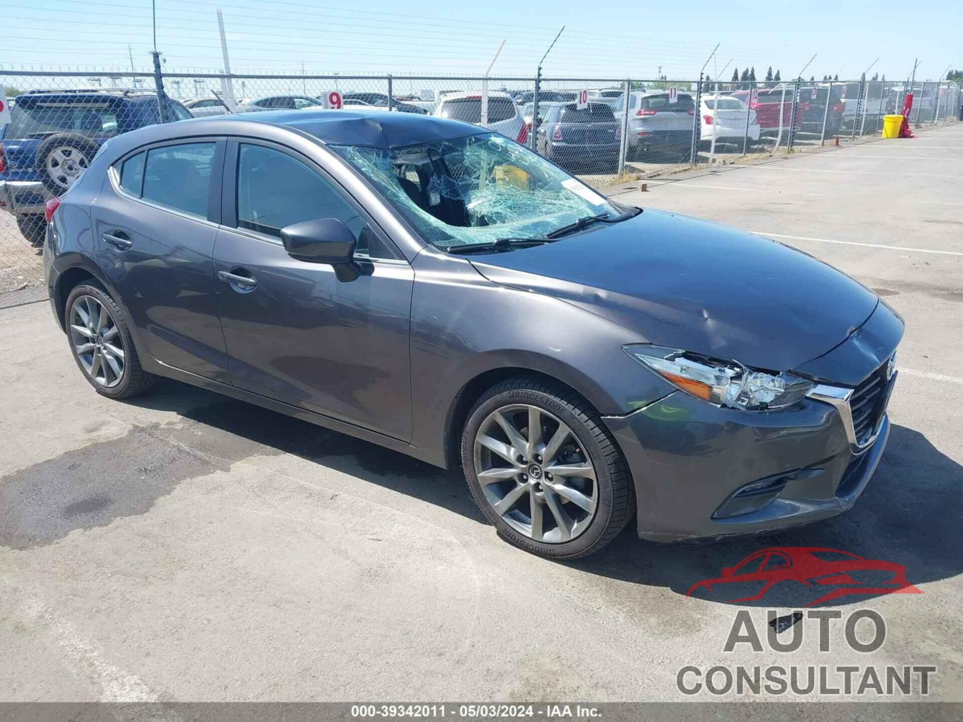 MAZDA MAZDA3 2018 - 3MZBN1L32JM226736