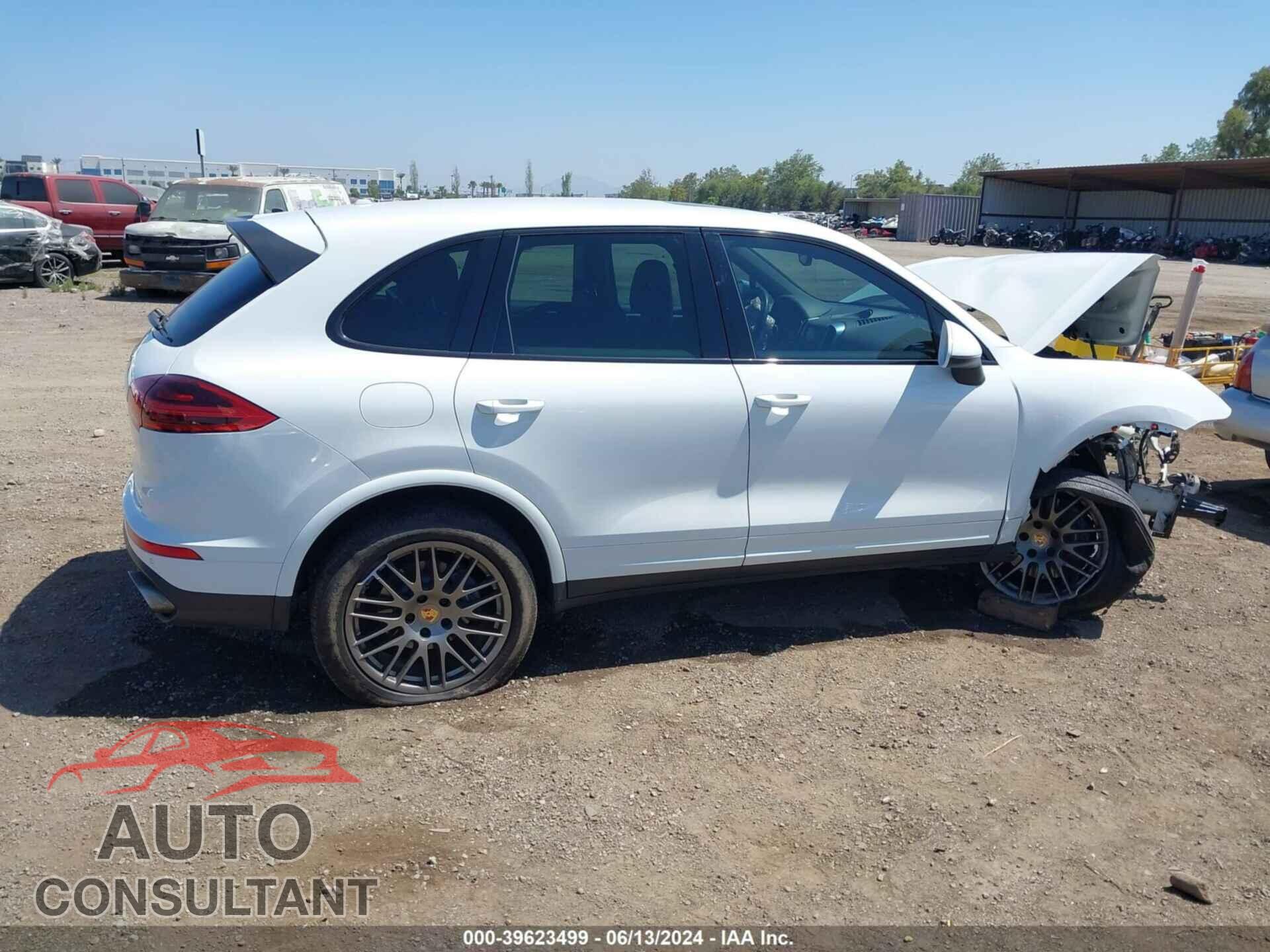 PORSCHE CAYENNE 2017 - WP1AA2A24HKA81225