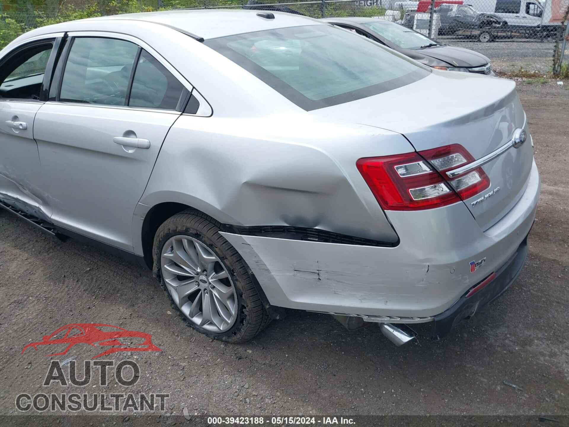 FORD TAURUS 2017 - 1FAHP2F82HG102206