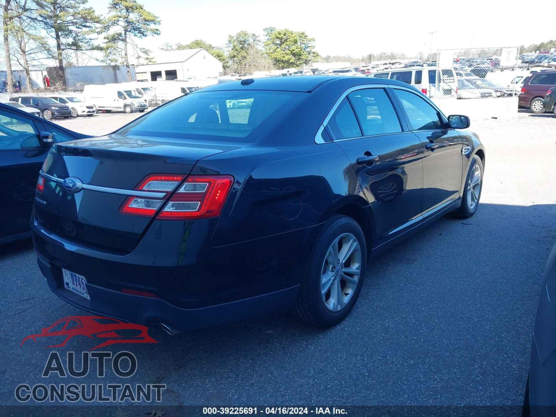 FORD TAURUS 2017 - 1FAHP2D84HG143312