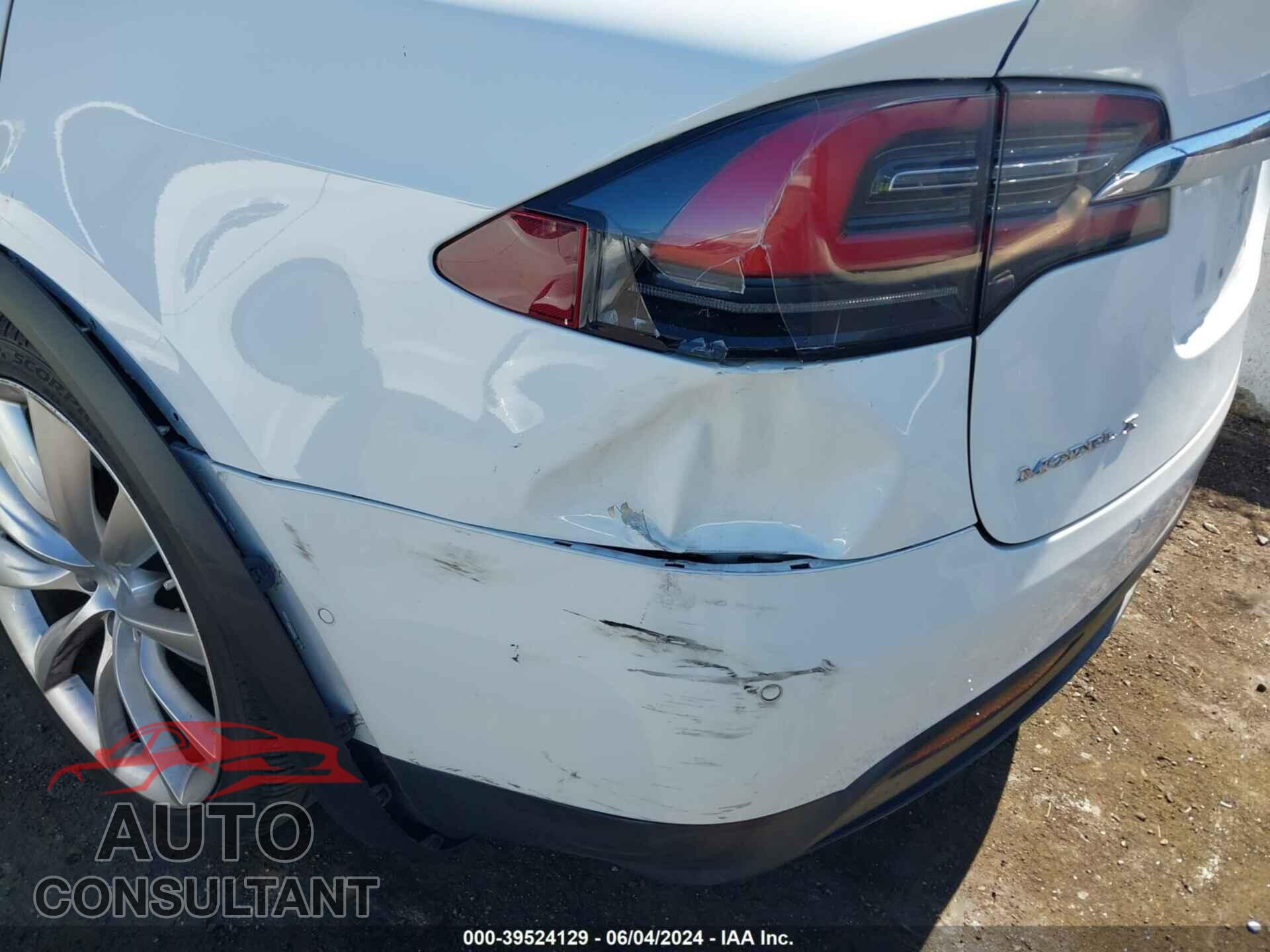 TESLA MODEL X 2016 - 5YJXCBE27GF009141