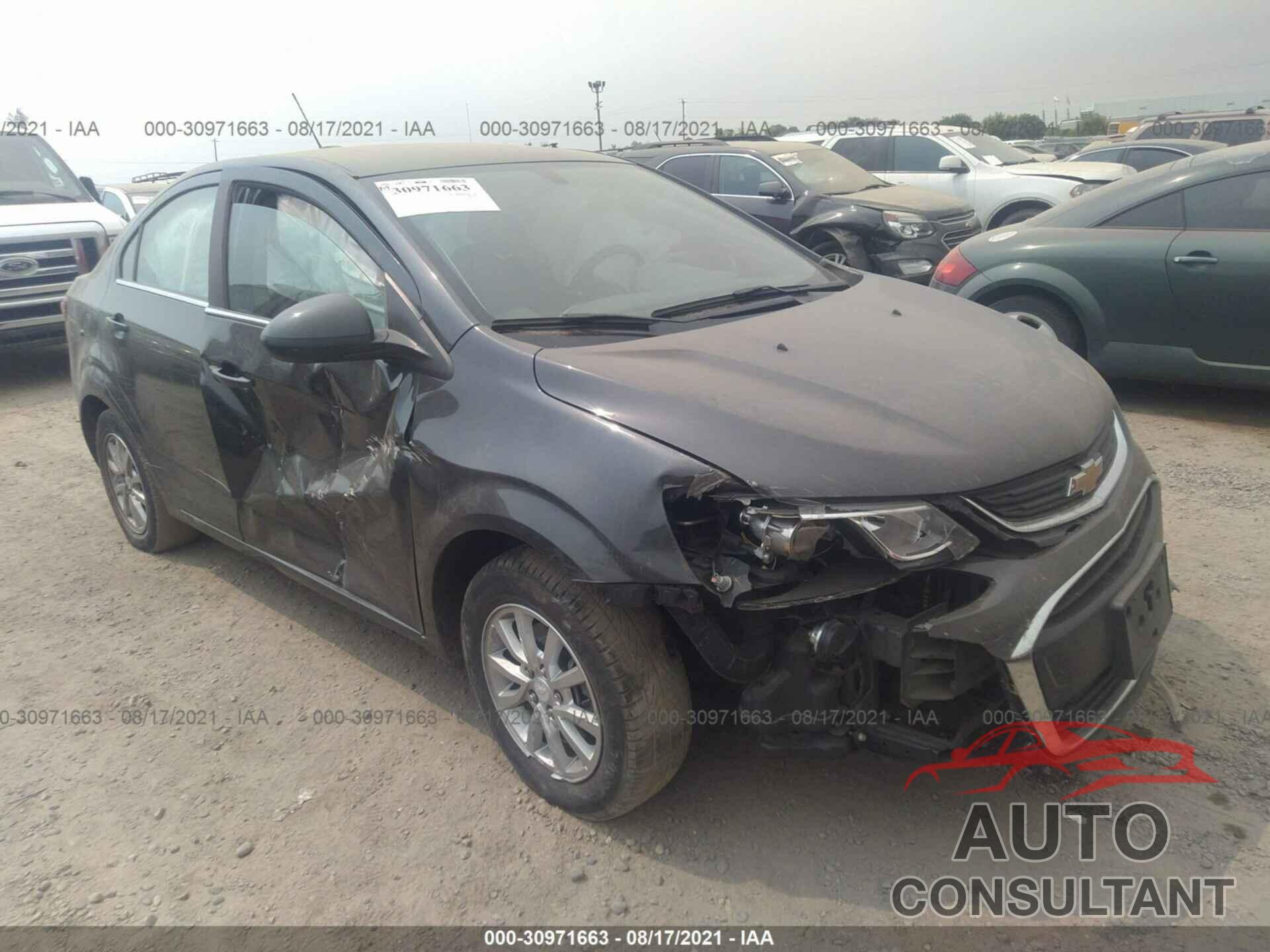 CHEVROLET SONIC 2017 - 1G1JD5SH9H4141929