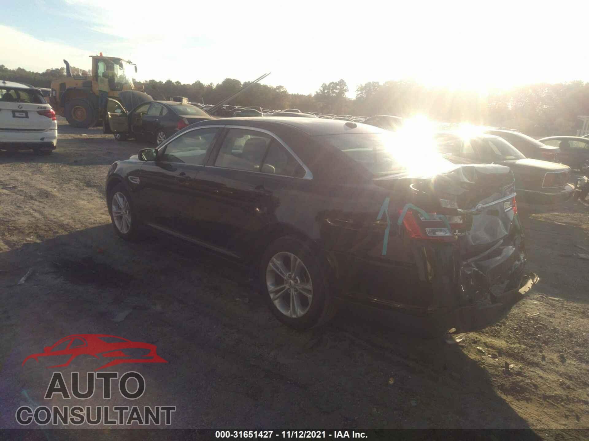 FORD TAURUS 2019 - 1FAHP2D88KG112930