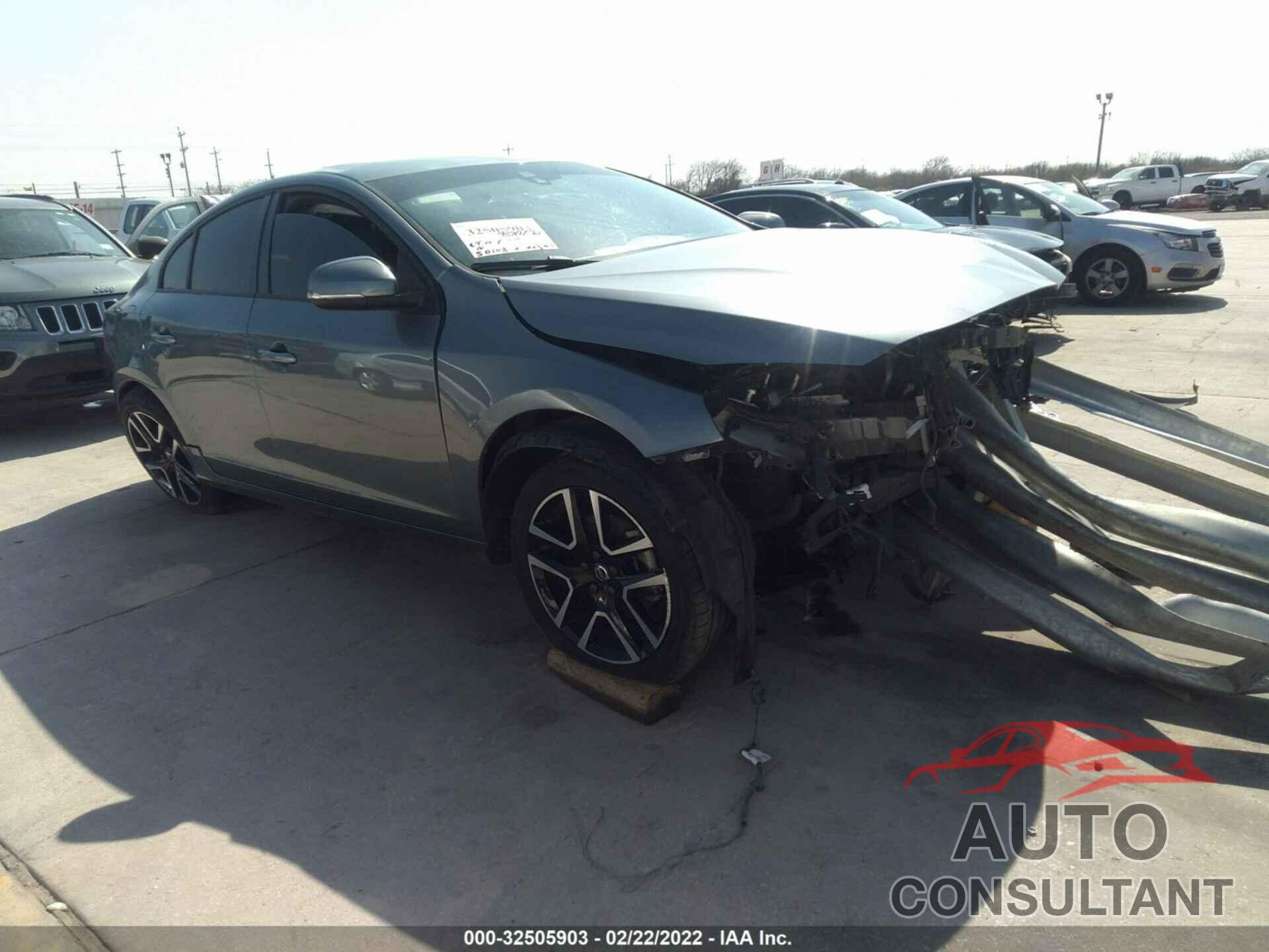 VOLVO S60 2018 - YV126MFL7J2452379