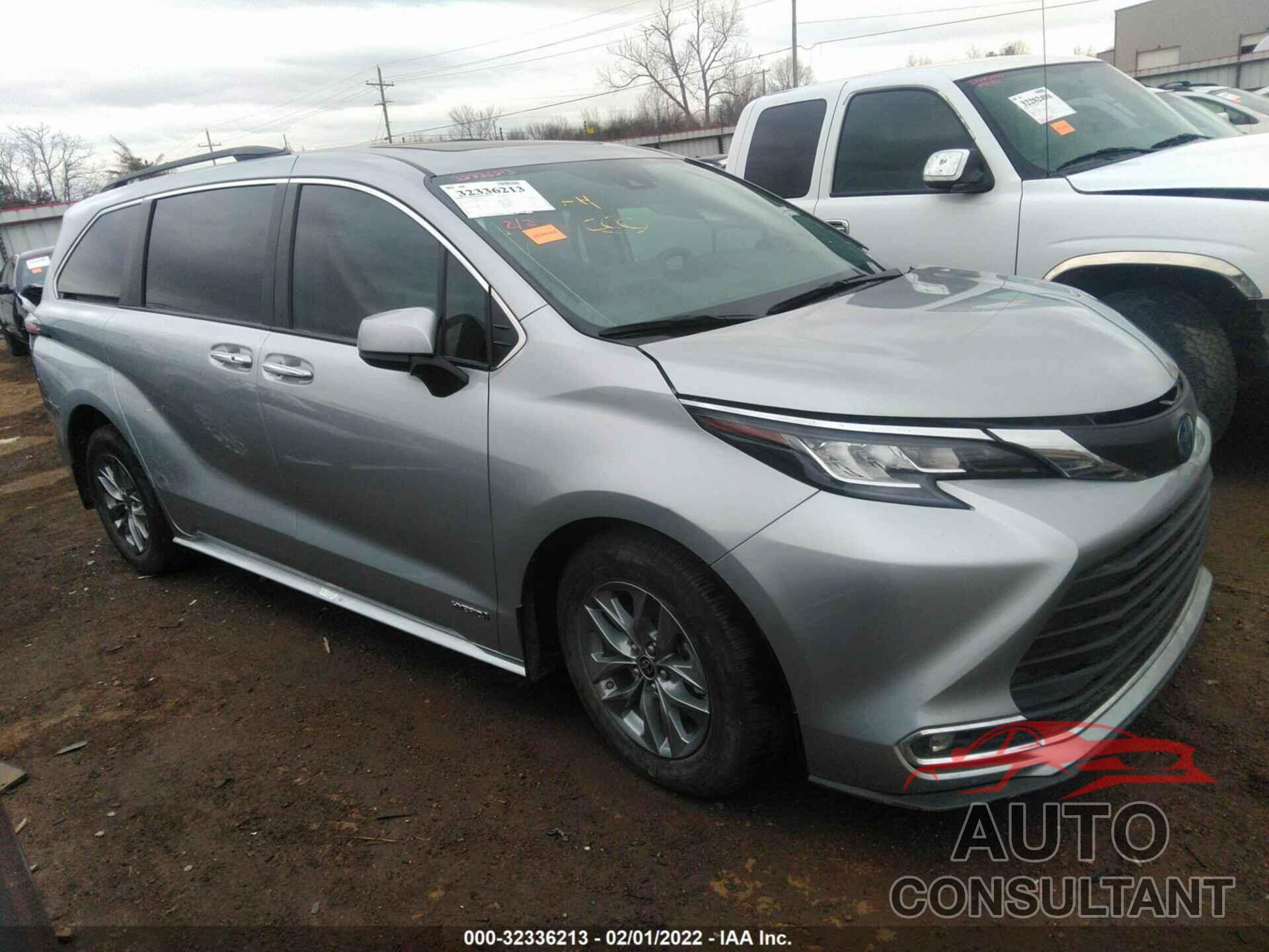 TOYOTA SIENNA 2021 - 5TDJRKEC5MS035001