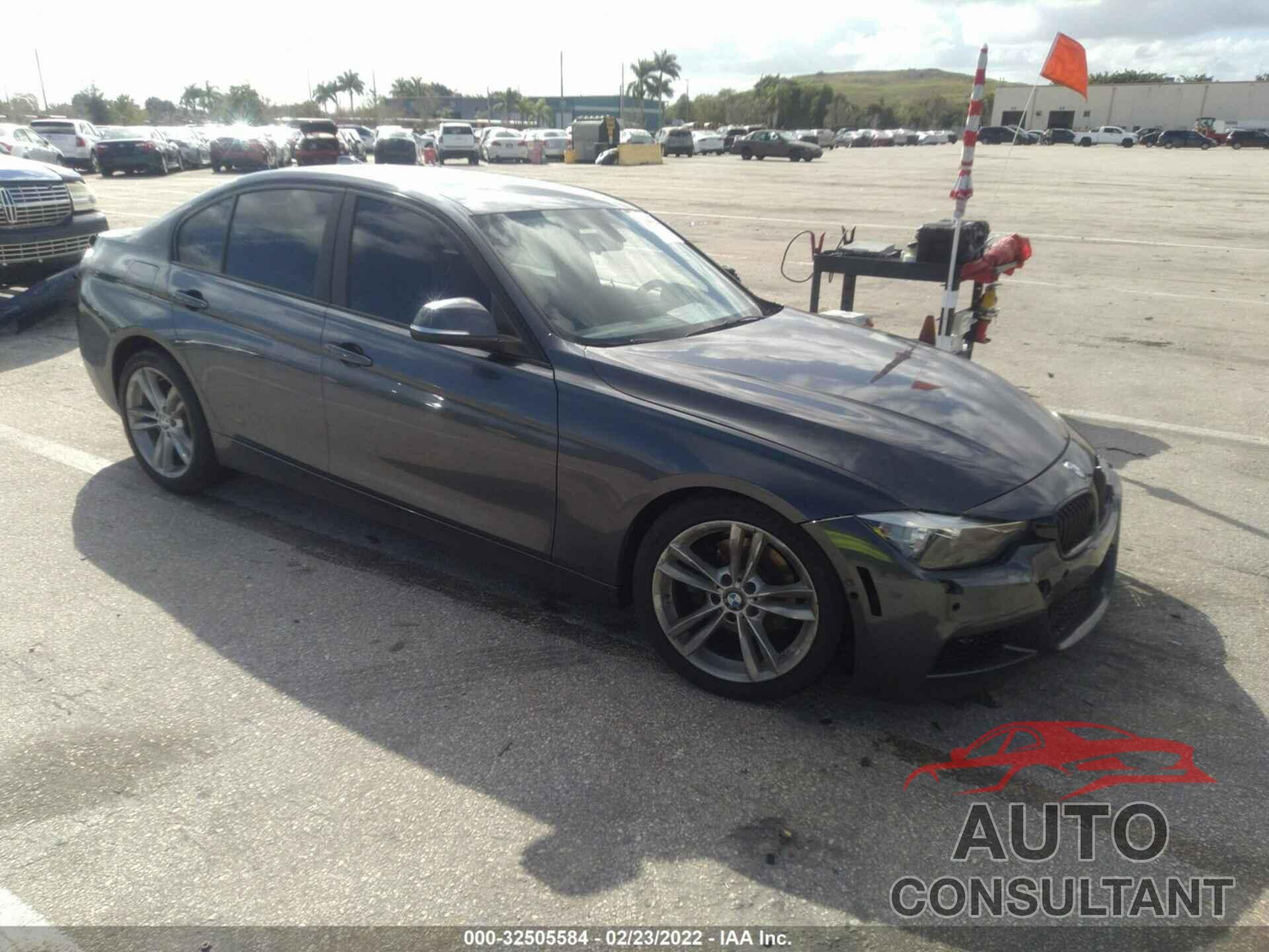 BMW 320I 2016 - WBA8E1G50GNU11470