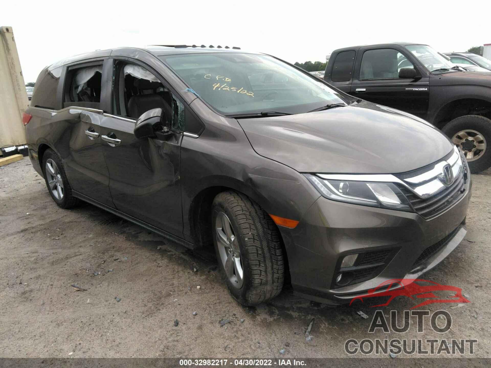 HONDA ODYSSEY 2018 - 5FNRL6H74JB012495