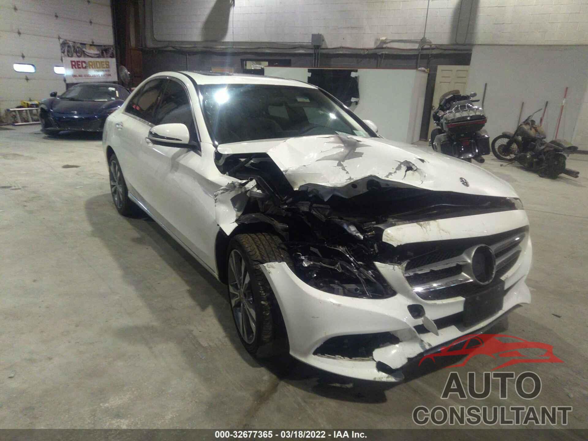 MERCEDES-BENZ C-CLASS 2018 - 55SWF4KB1JU279684