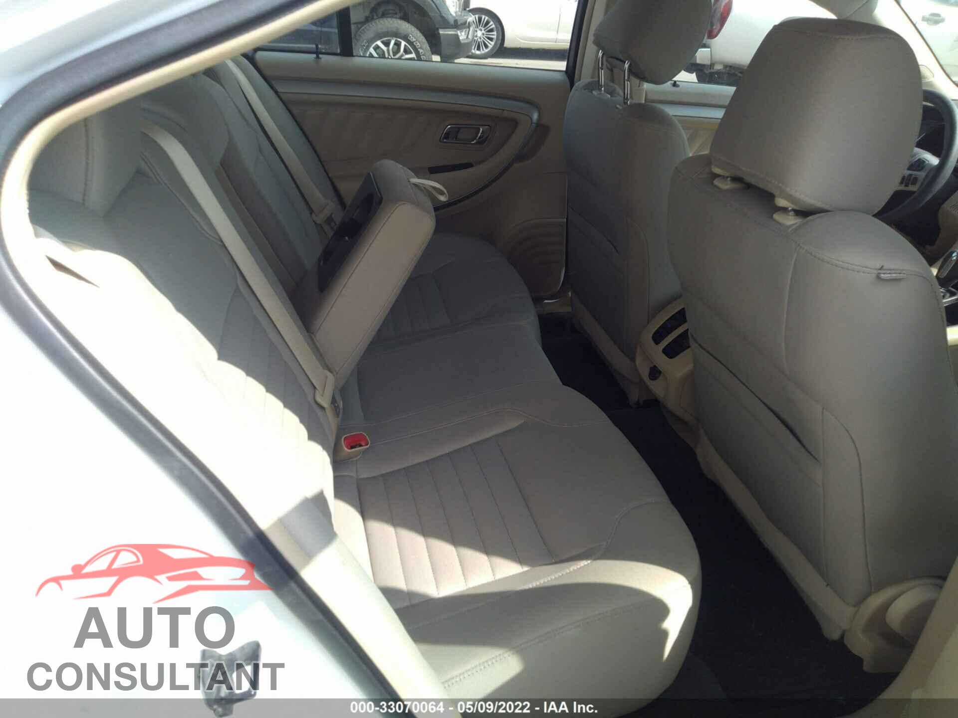 FORD TAURUS 2017 - 1FAHP2D81HG111465