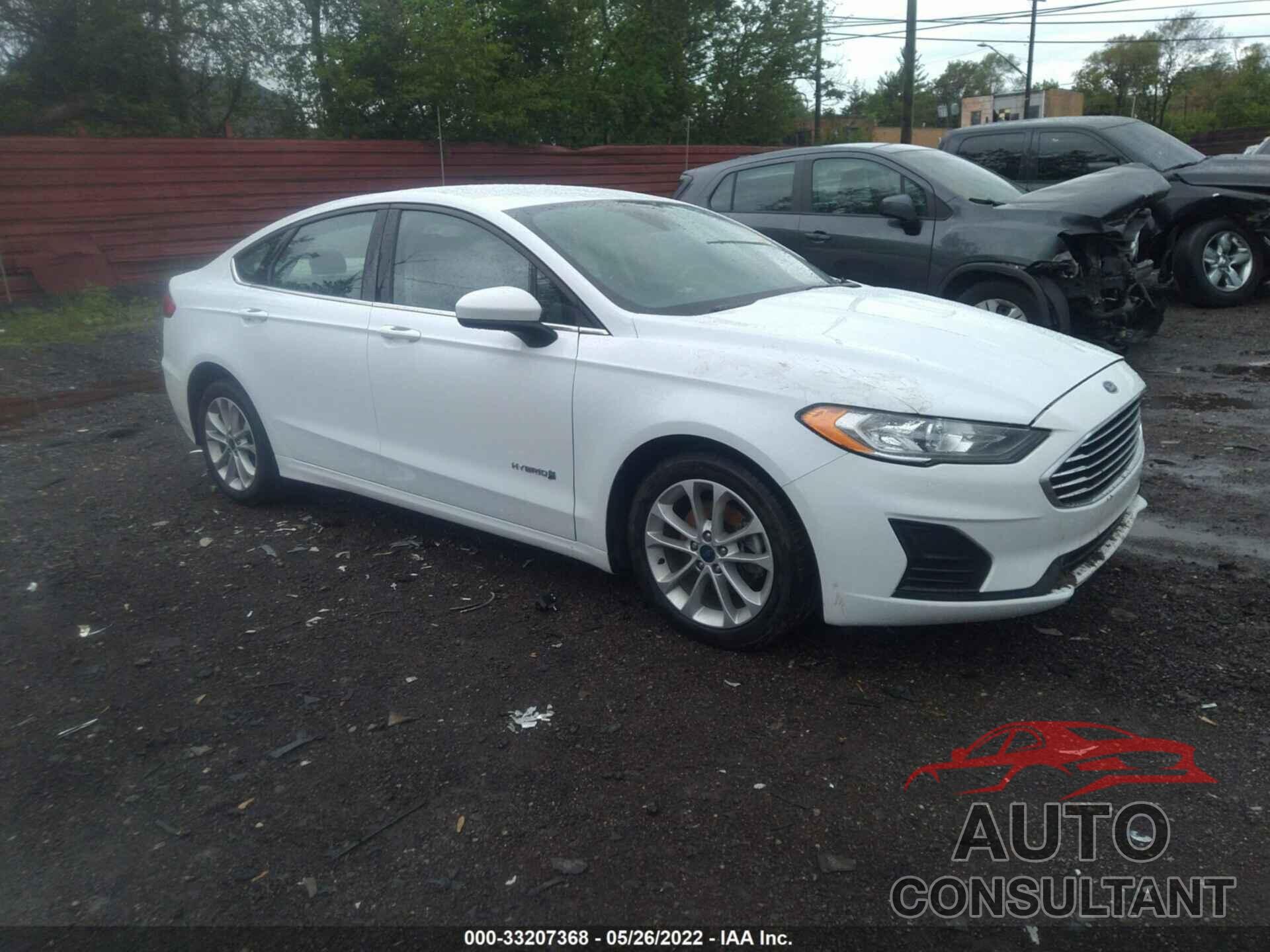 FORD FUSION HYBRID 2019 - 3FA6P0LU1KR208627