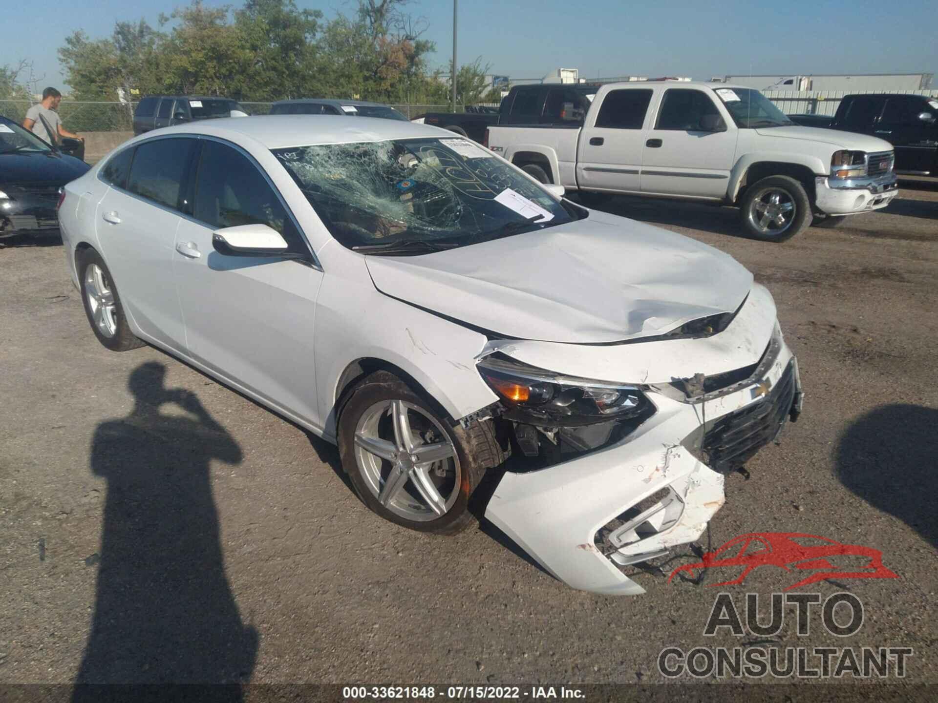 CHEVROLET MALIBU 2016 - 1G1ZE5ST7GF203898