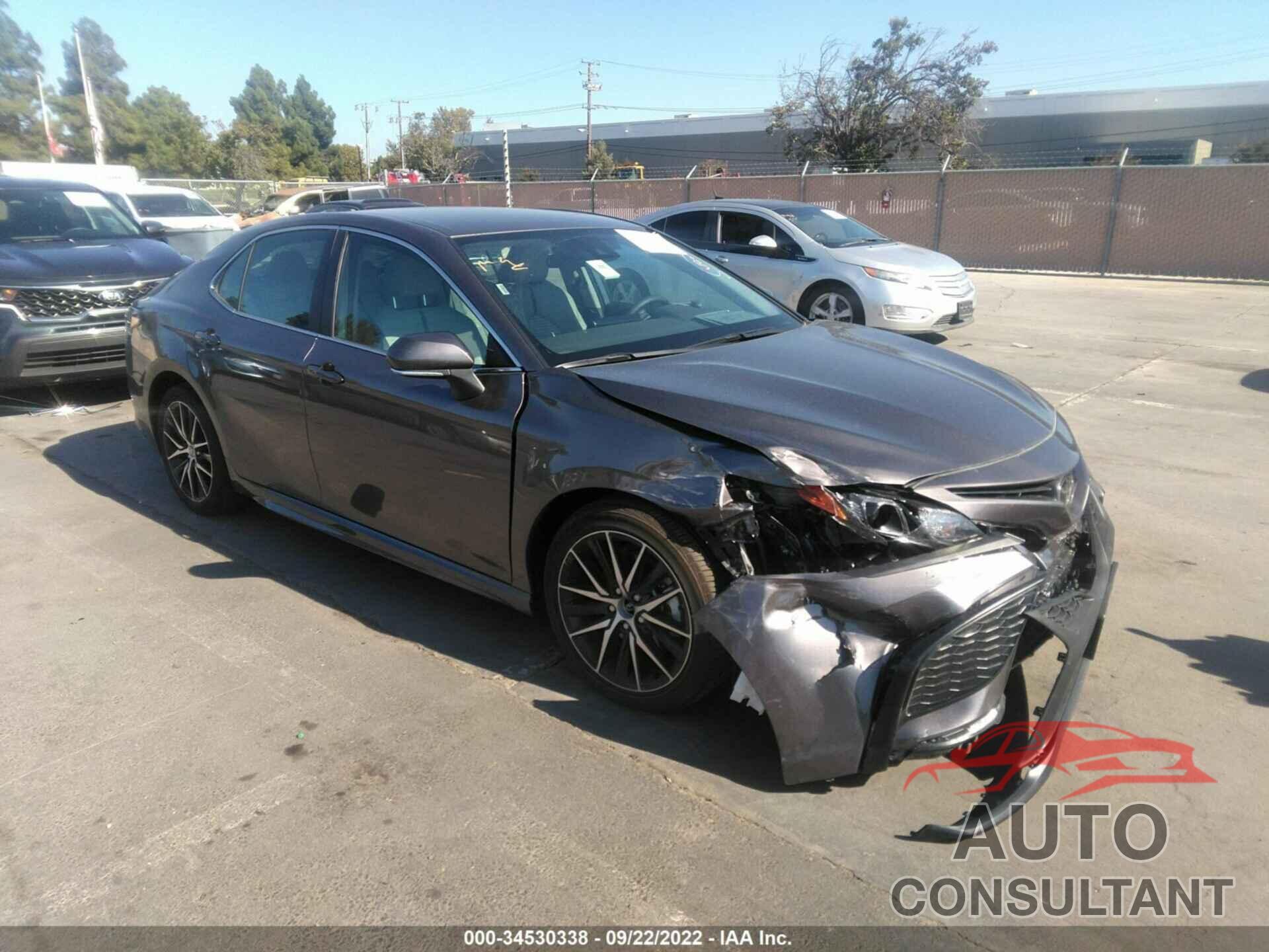 TOYOTA CAMRY 2022 - 4T1G11AK0NU059451