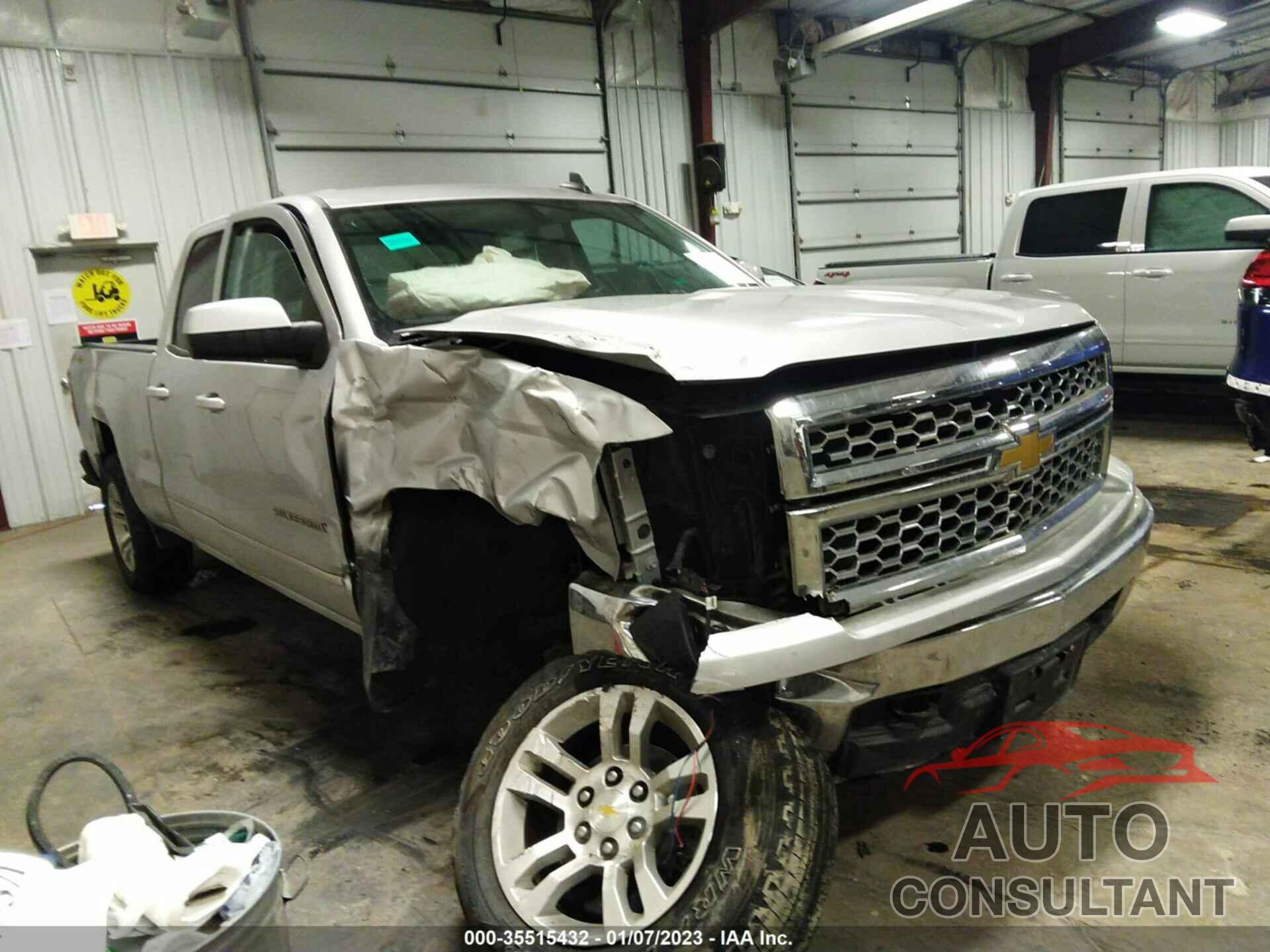 CHEVROLET SILVERADO 1500 2015 - 1GCVKREC2FZ209493