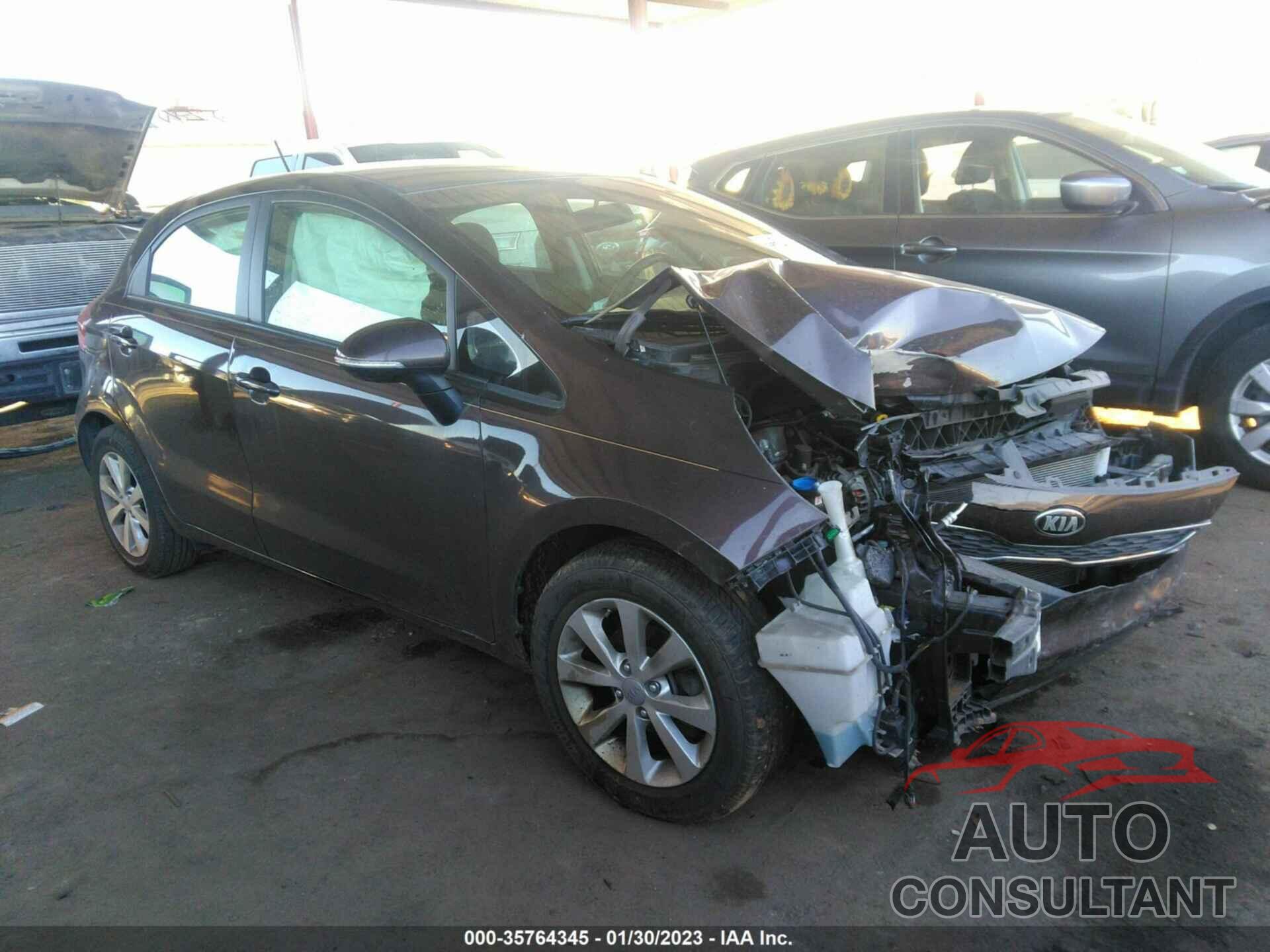 KIA RIO 2015 - KNADN5A3XF6458429