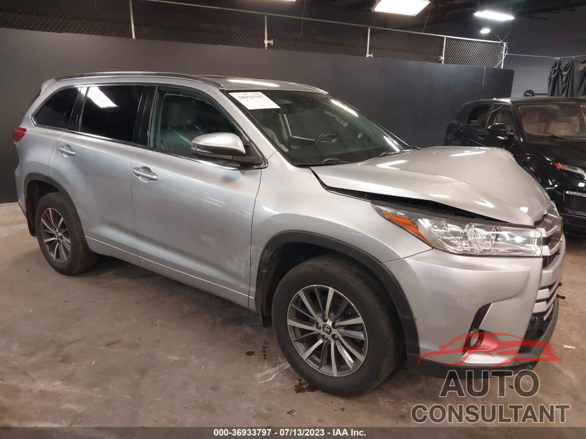 TOYOTA HIGHLANDER 2018 - 5TDJZRFH4JS872319