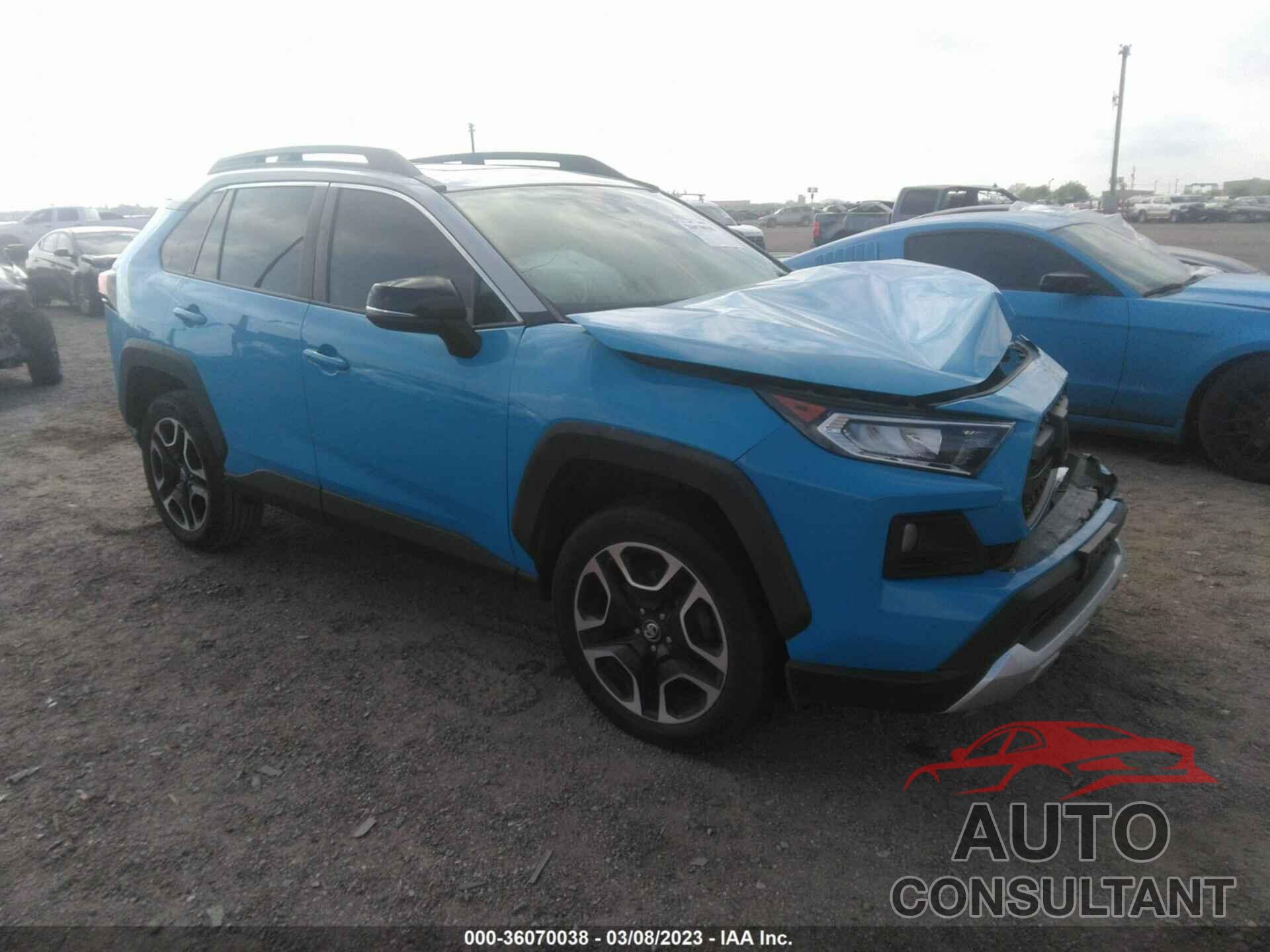 TOYOTA RAV4 2019 - 2T3J1RFV8KW040513