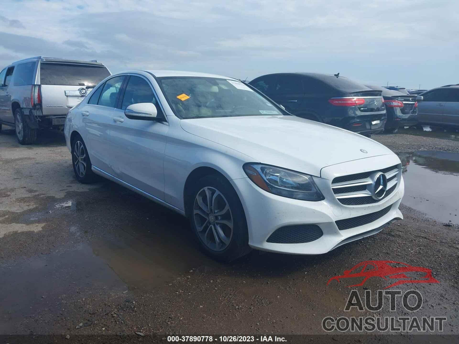 MERCEDES-BENZ C 300 2015 - 55SWF4JB8FU051190