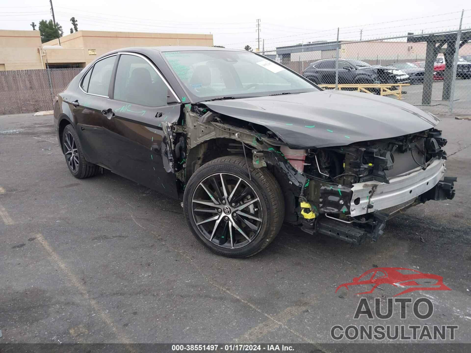 TOYOTA CAMRY 2021 - 4T1G11AK4MU540785