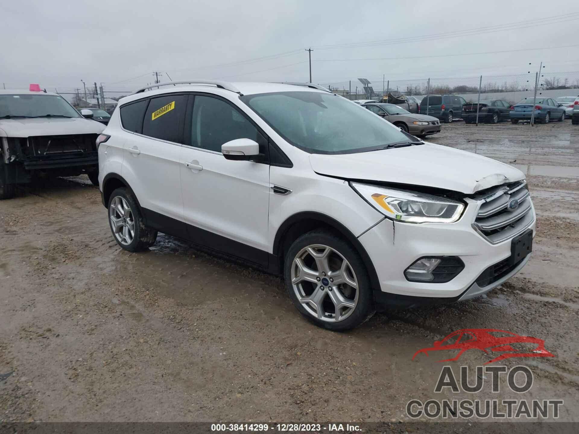 FORD ESCAPE 2017 - 1FMCU9J94HUD75022