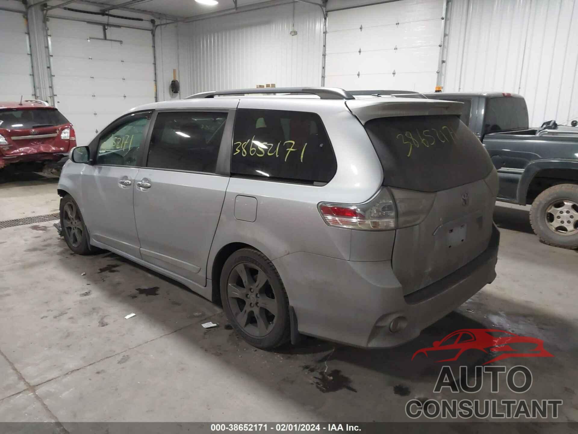 TOYOTA SIENNA 2016 - 5TDXK3DC7GS696507