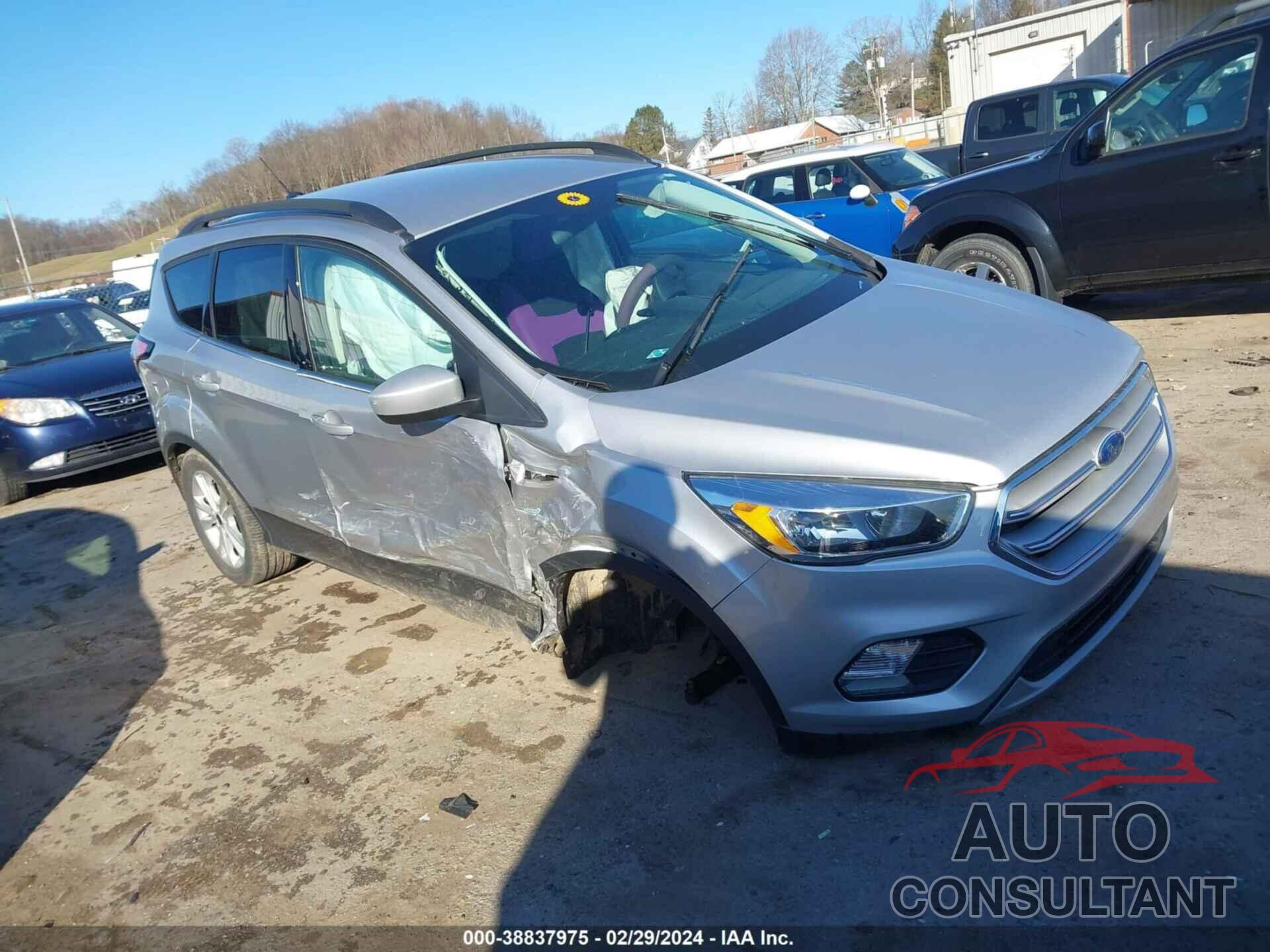 FORD ESCAPE 2018 - 1FMCU9GD0JUA78203