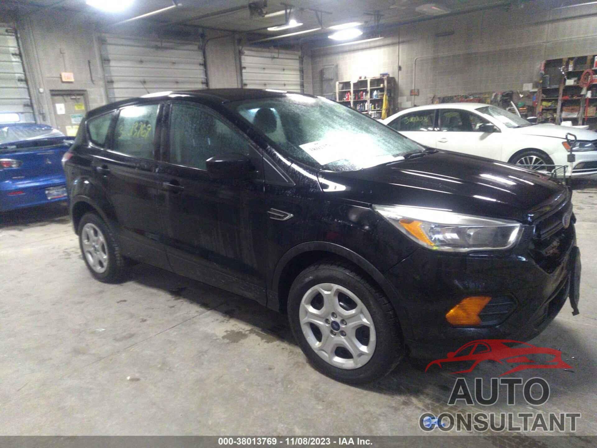 FORD ESCAPE 2017 - 1FMCU0F79HUC32313