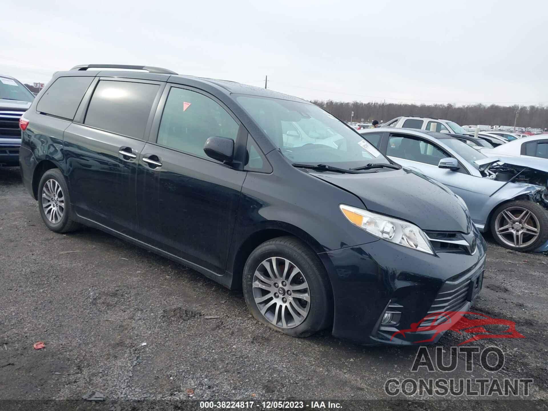 TOYOTA SIENNA 2018 - 5TDYZ3DC0JS924709