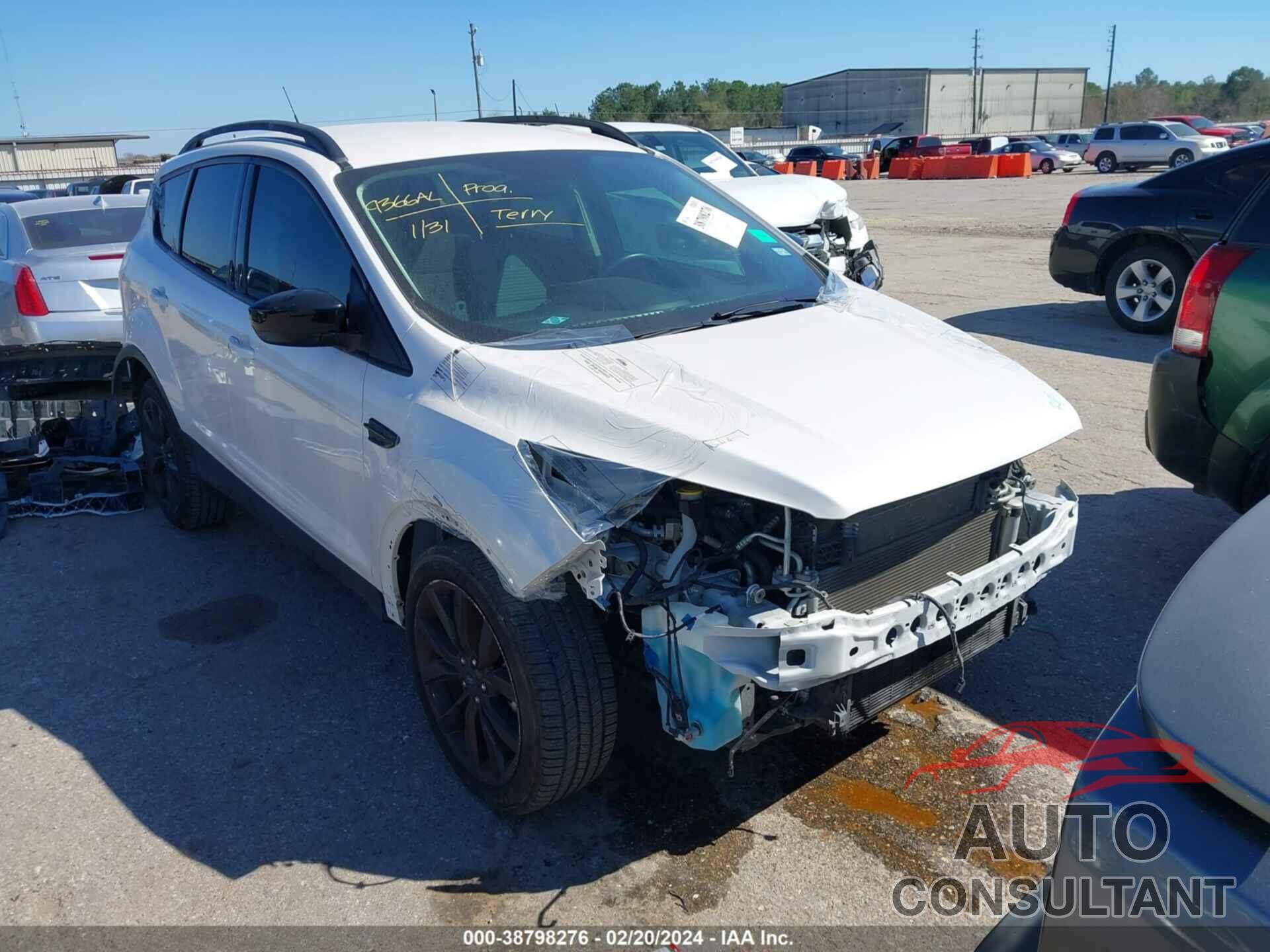 FORD ESCAPE 2019 - 1FMCU0GD2KUA17660