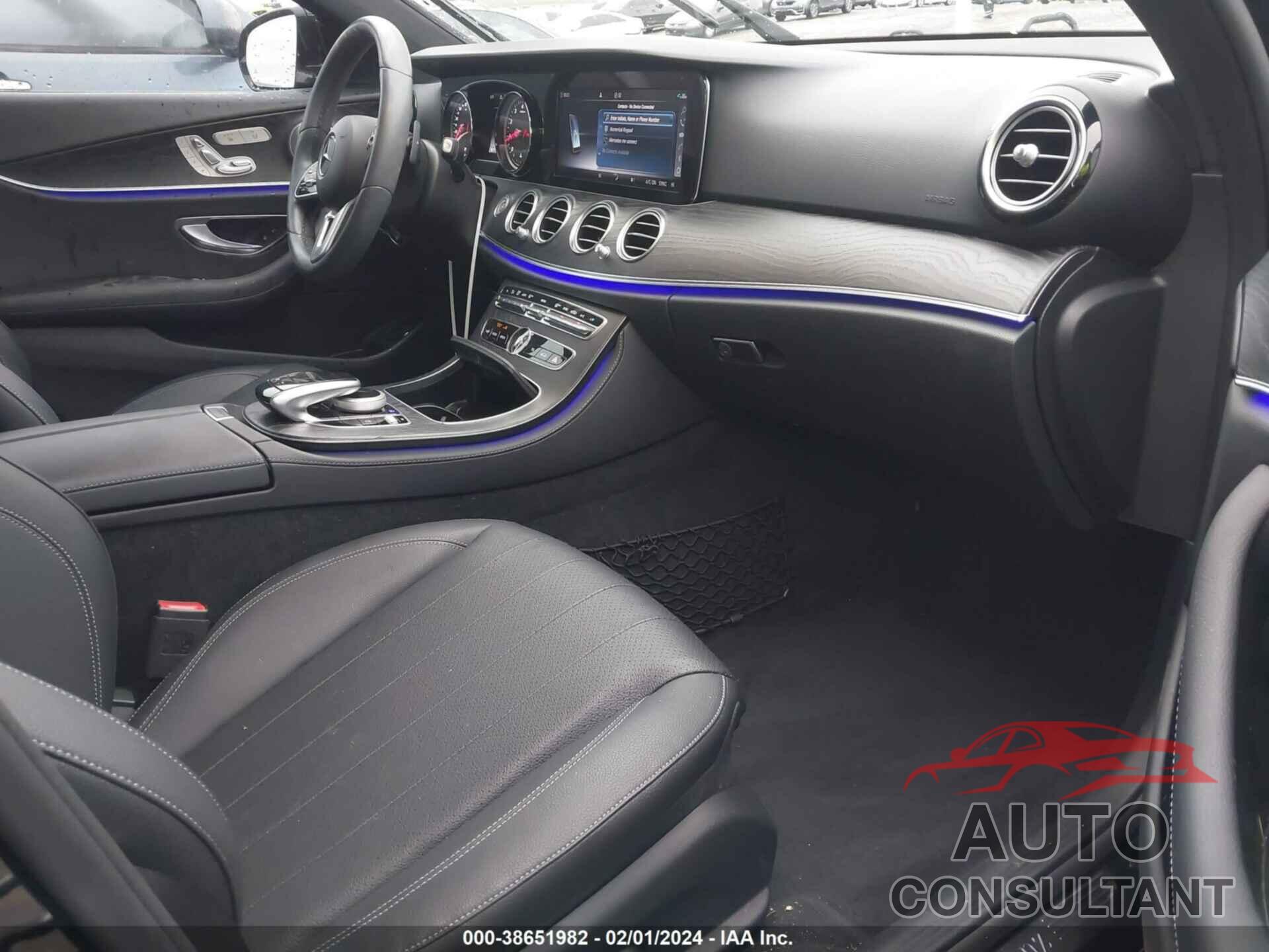 MERCEDES-BENZ E 300 2019 - WDDZF4JBXKA525776