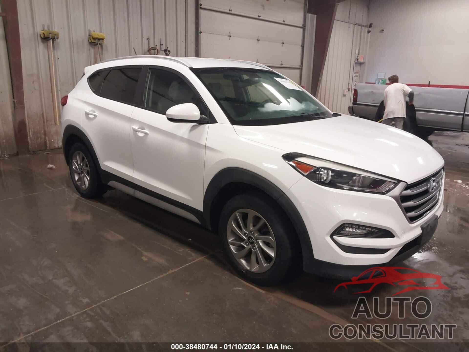 HYUNDAI TUCSON 2017 - KM8J33A4XHU500133