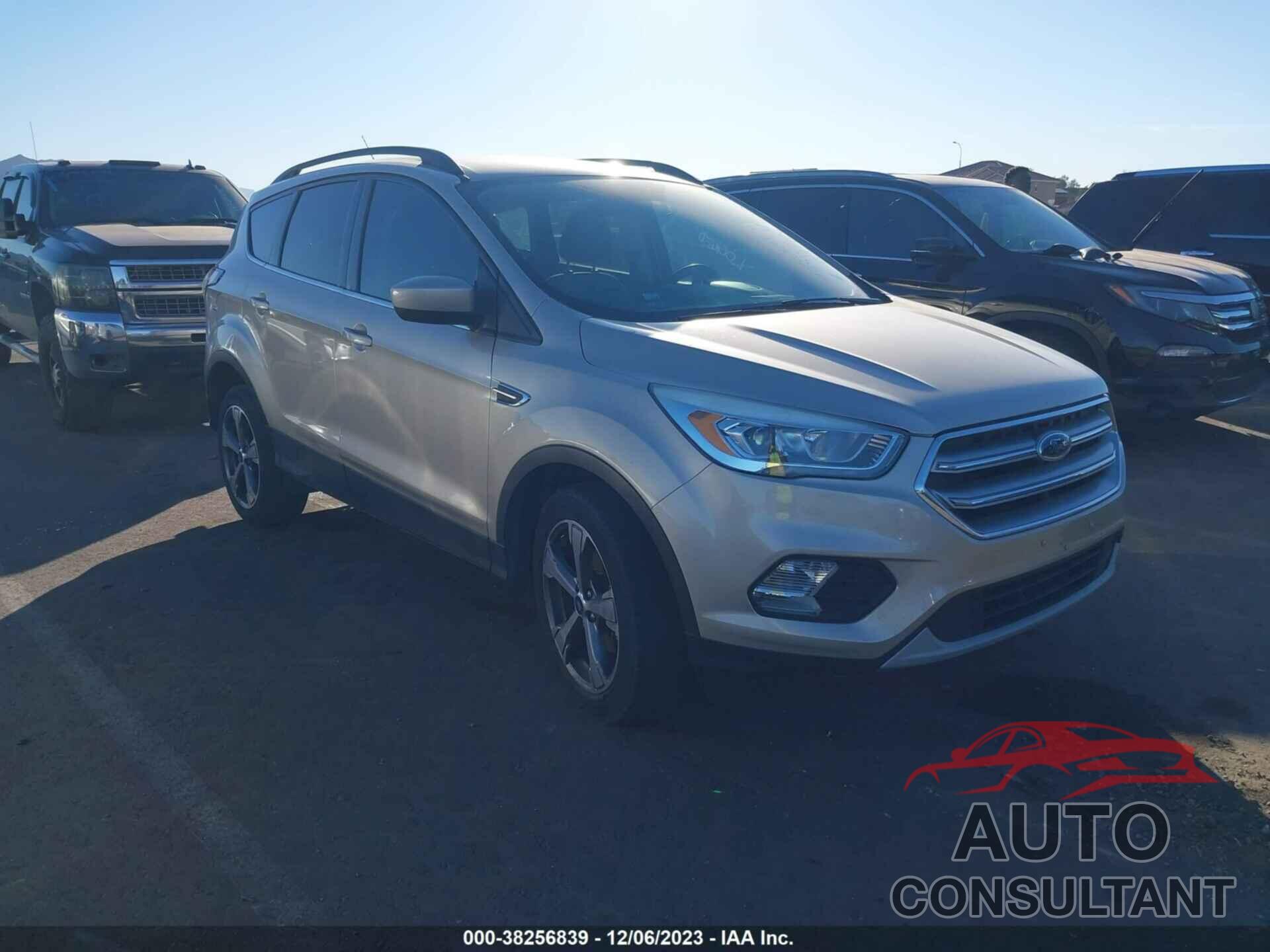 FORD ESCAPE 2017 - 1FMCU0GD0HUC48906
