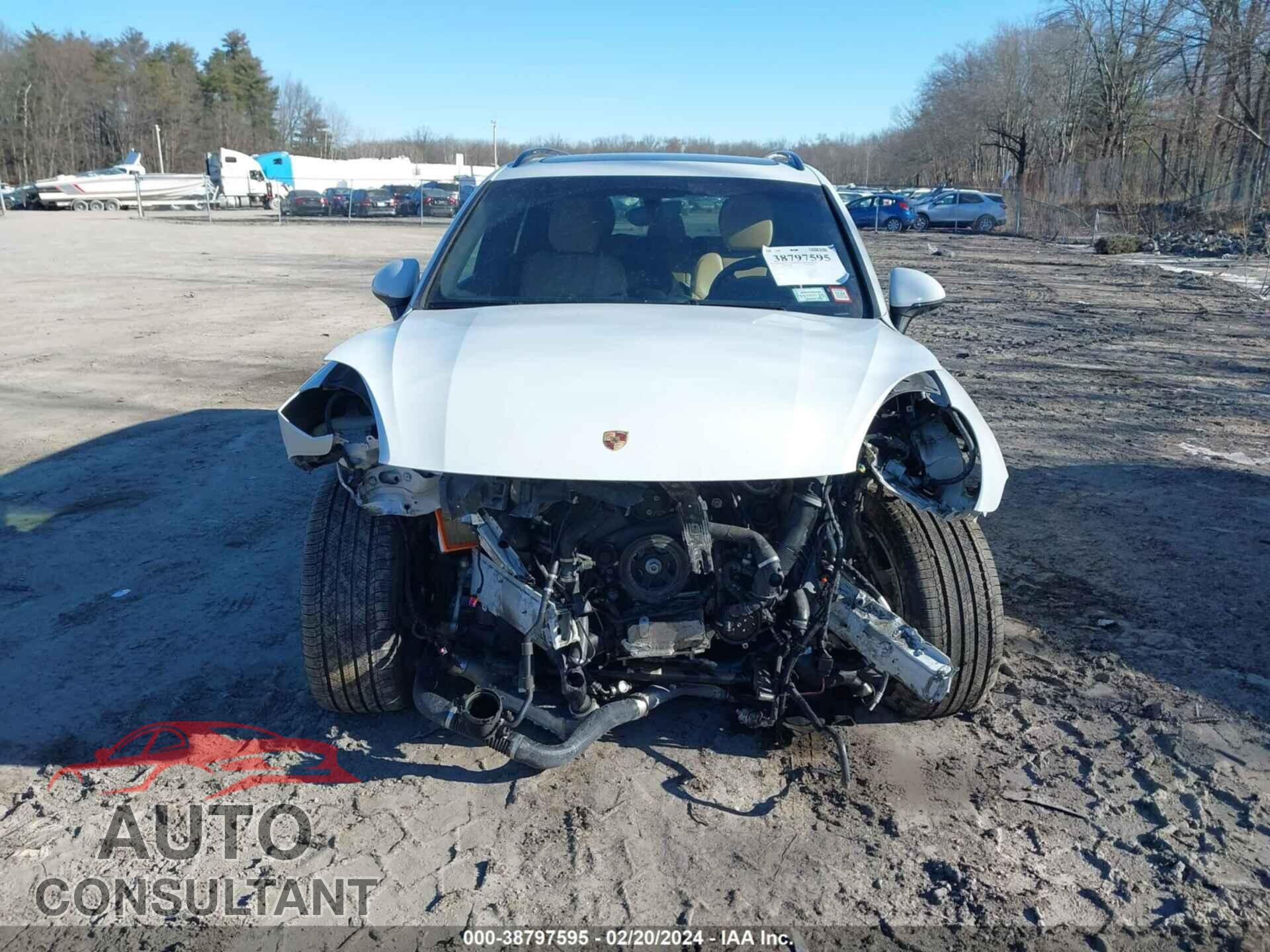 PORSCHE CAYENNE 2018 - WP1AB2A29JLA61047