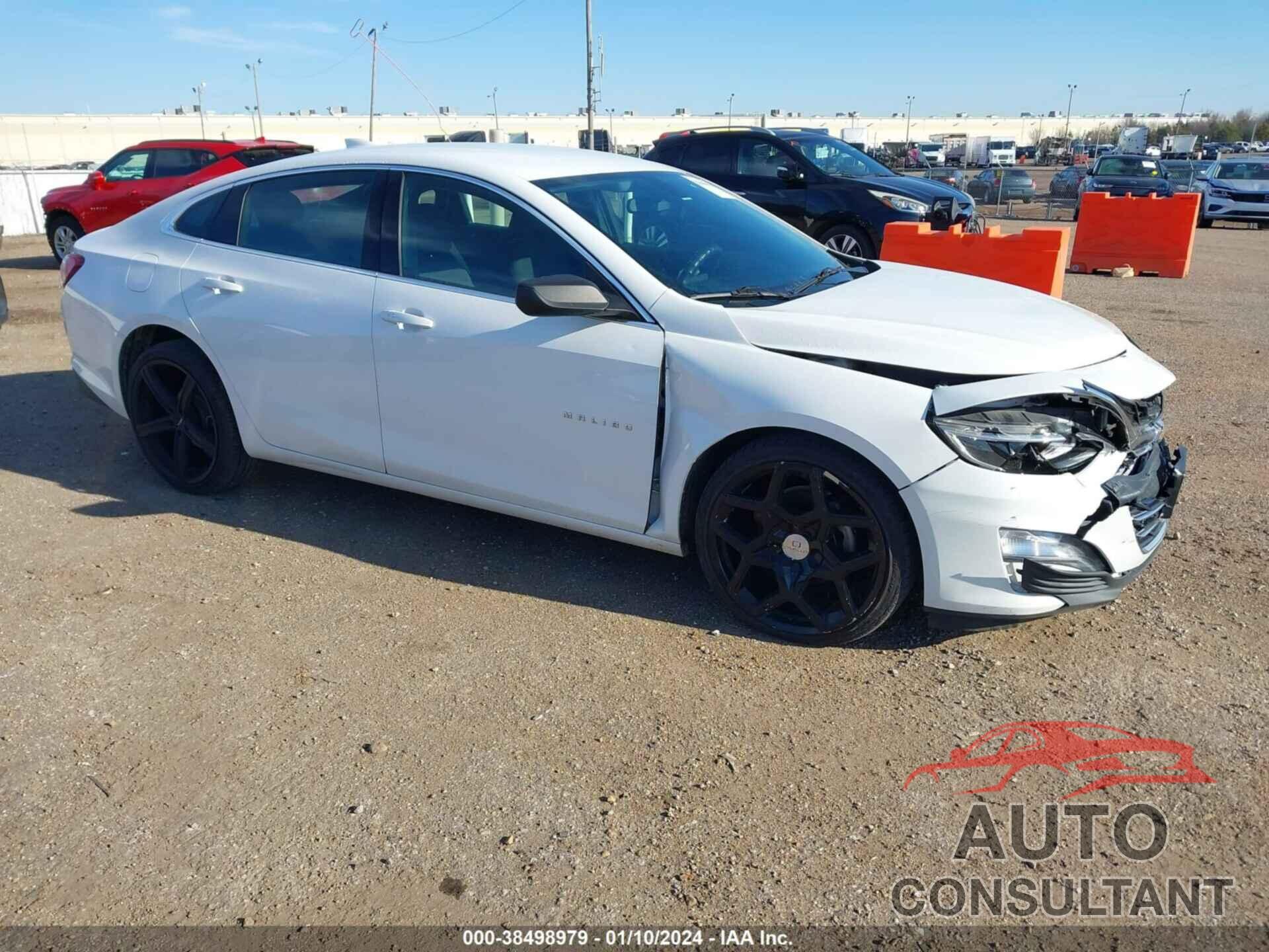 CHEVROLET MALIBU 2019 - 1G1ZD5ST1KF107261