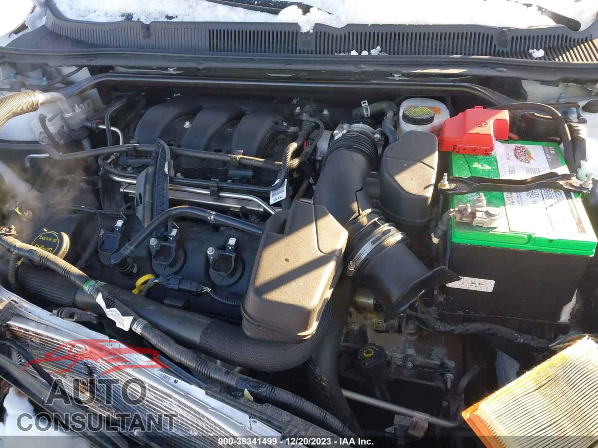 FORD TAURUS 2018 - 1FAHP2E86JG113751