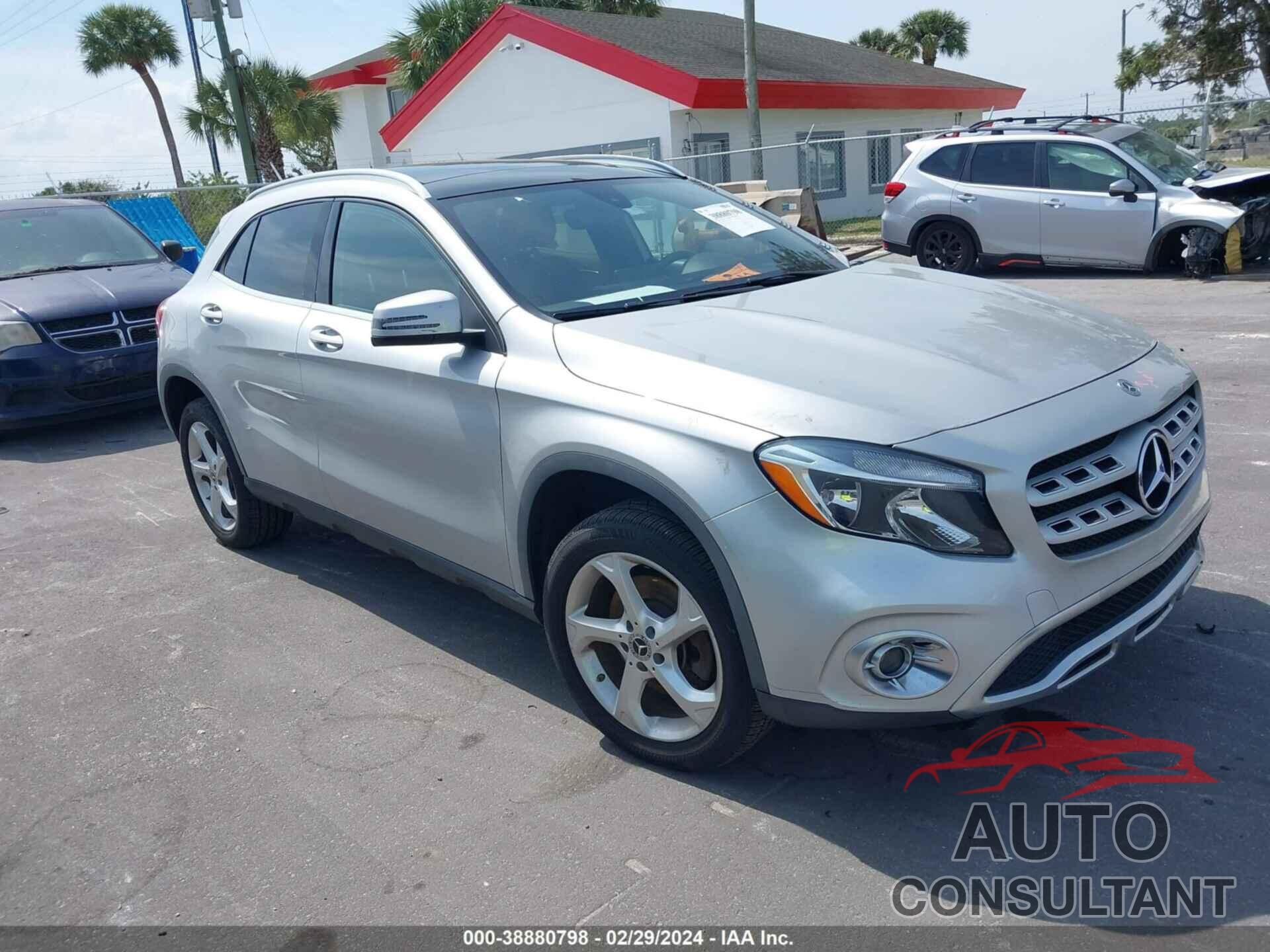 MERCEDES-BENZ GLA 250 2018 - WDCTG4EB2JJ386145