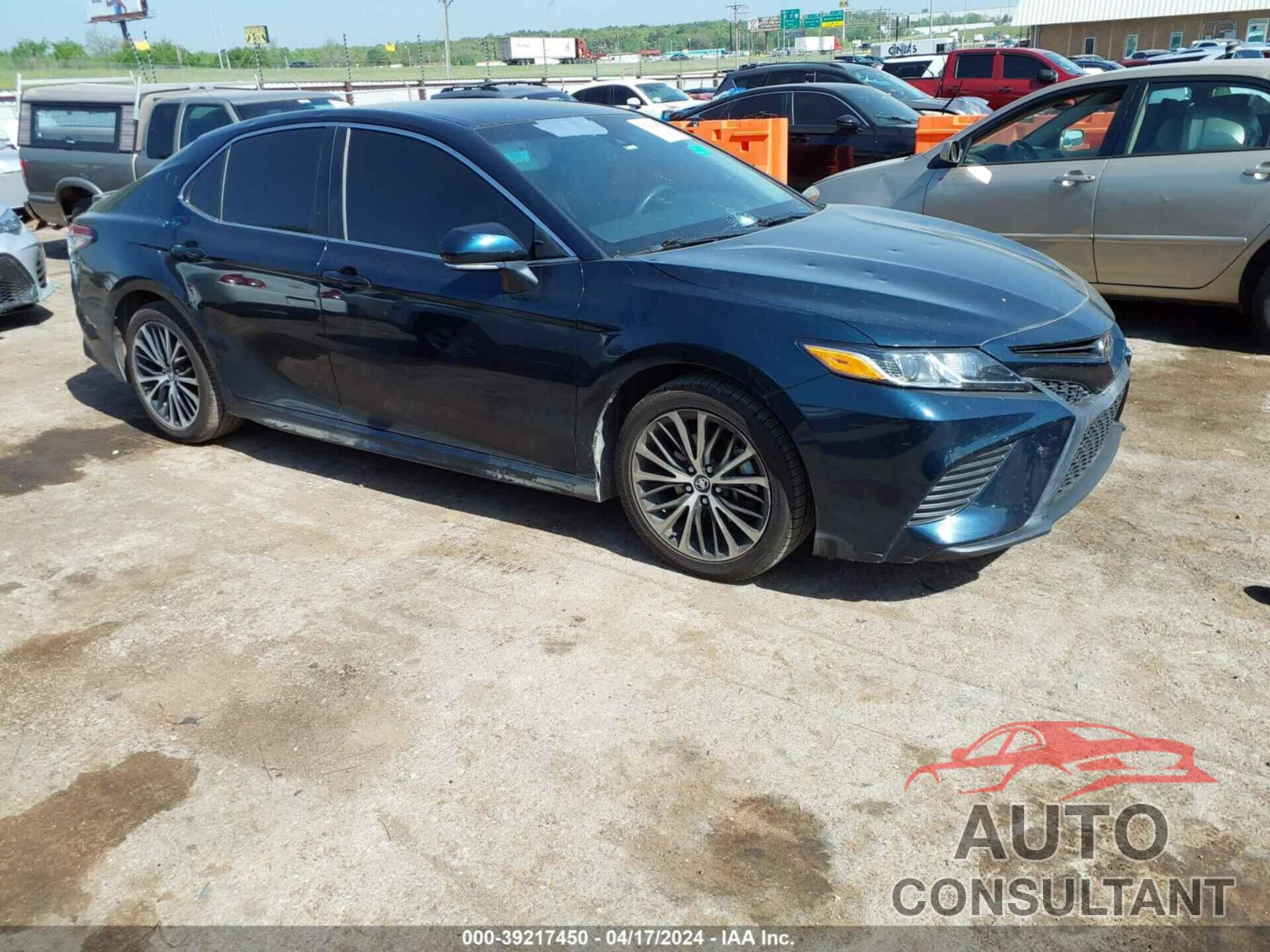 TOYOTA CAMRY 2018 - 4T1B11HK2JU616757
