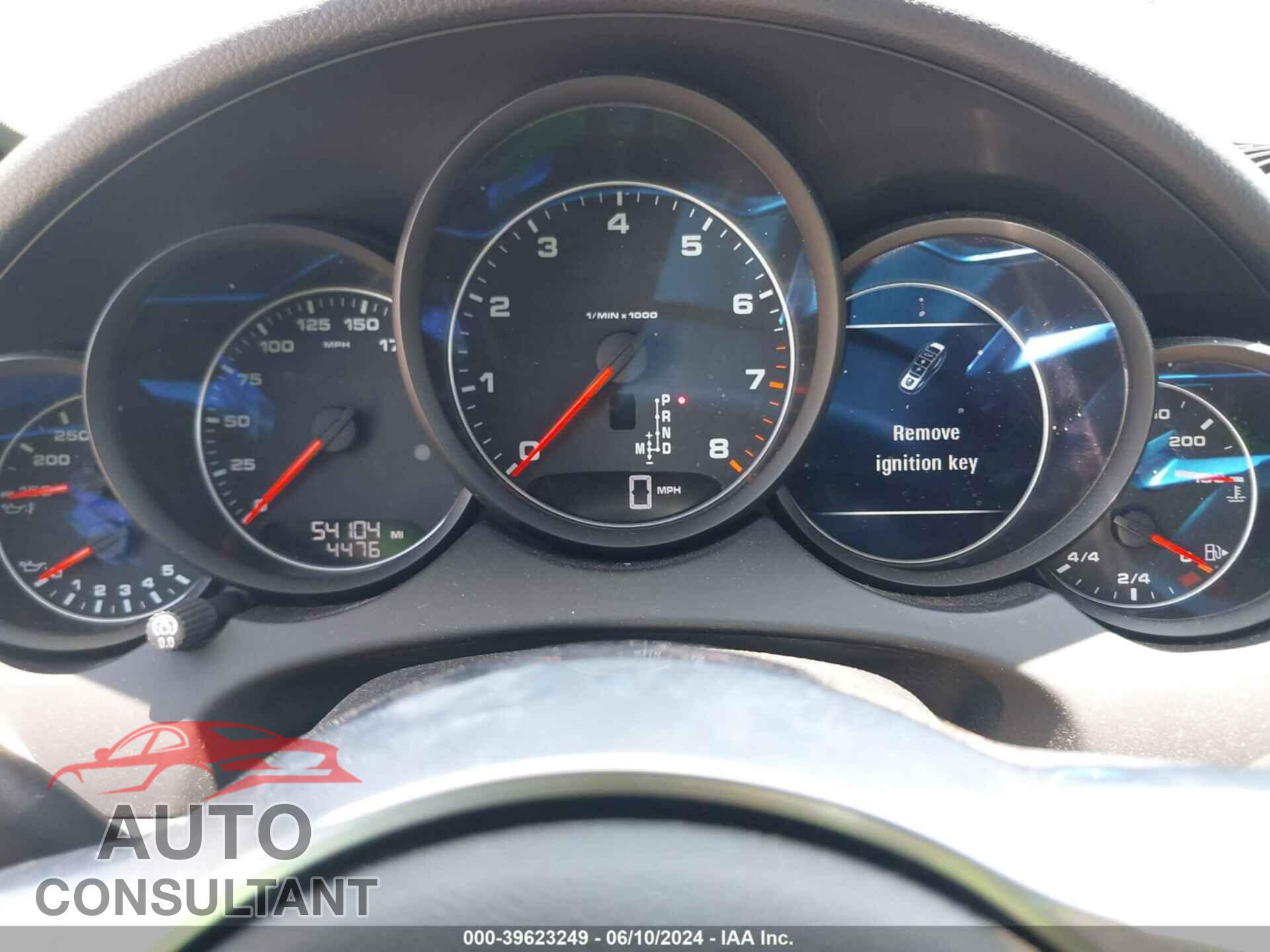 PORSCHE CAYENNE 2018 - WP1AA2A25JKA07060