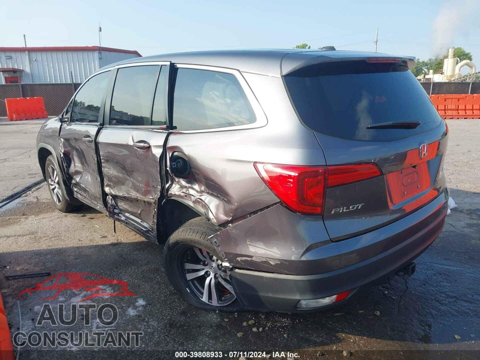 HONDA PILOT 2017 - 5FNYF6H33HB066574