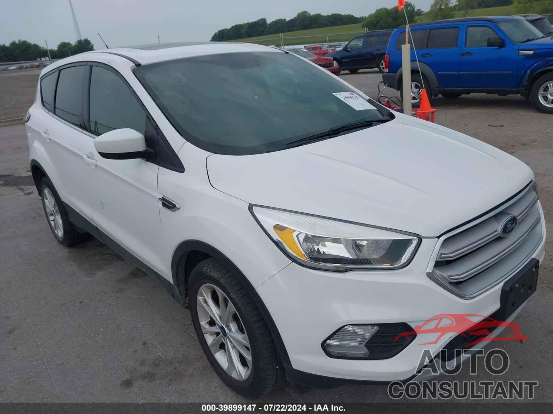 FORD ESCAPE 2017 - 1FMCU0G98HUA24150