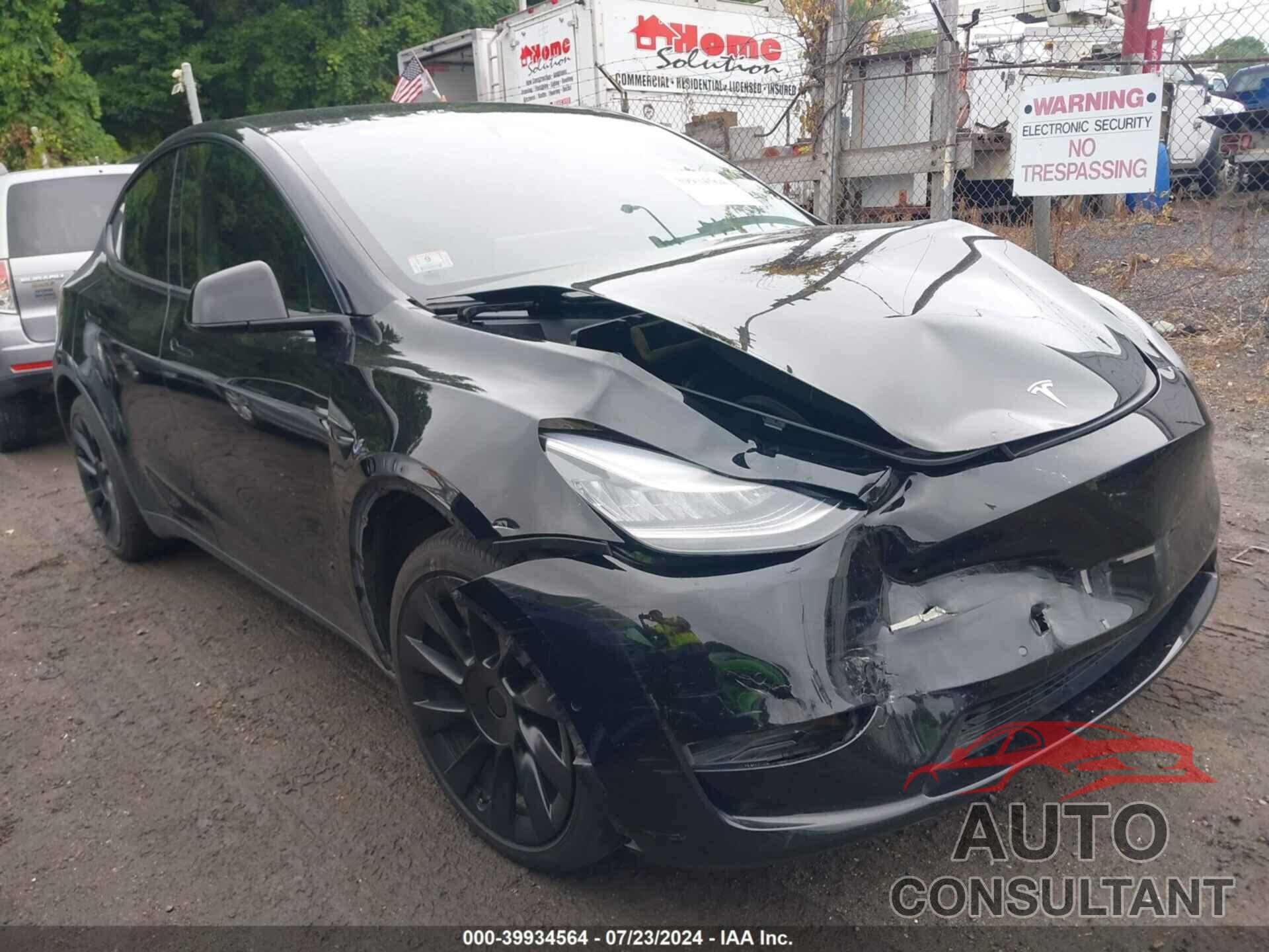 TESLA MODEL Y 2020 - 5YJYGDEE4LF033812